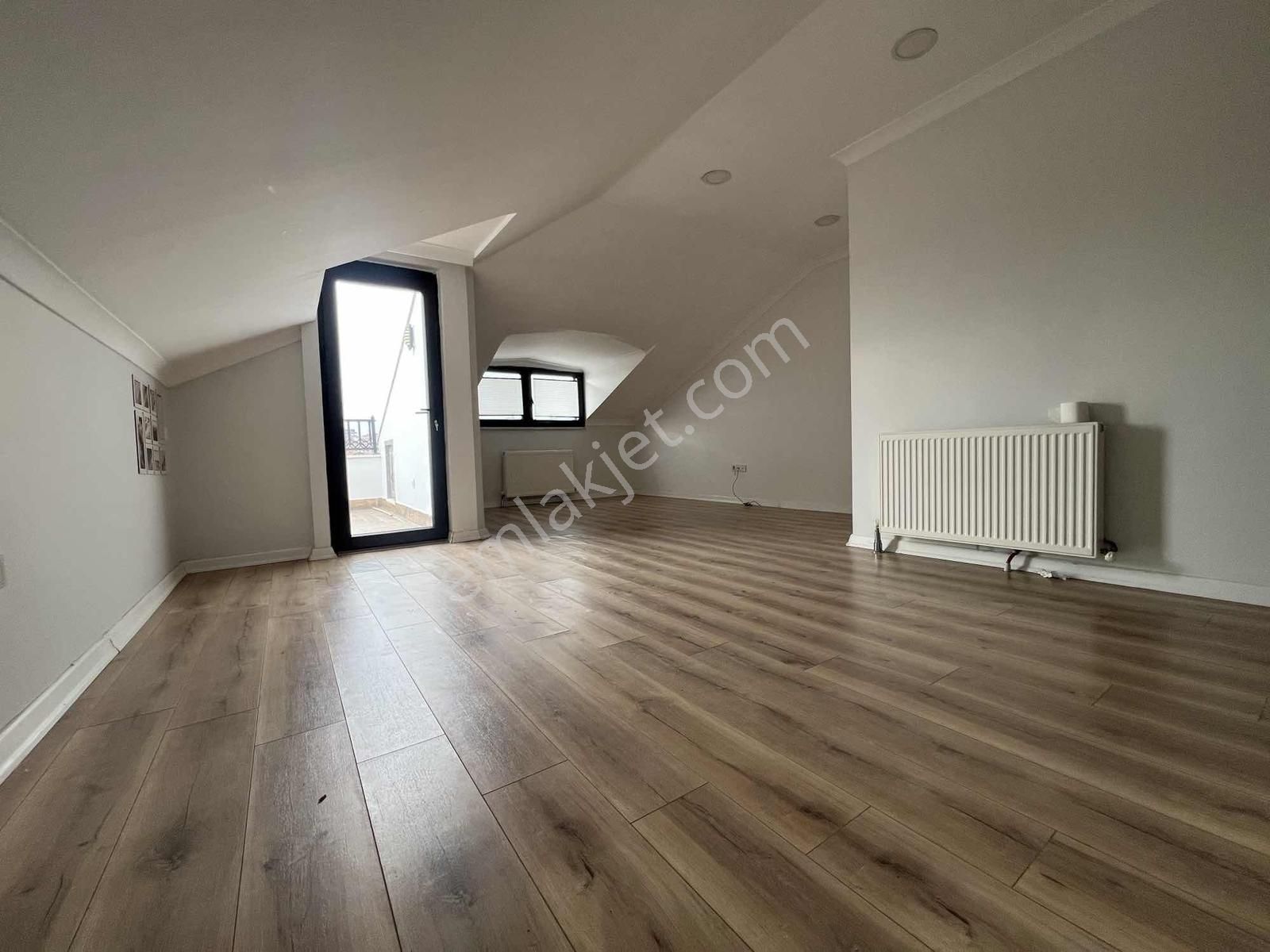 Bahçelievler Mahallesinde 3+2 180 M2 Çatı Dubleks - Görsel 6