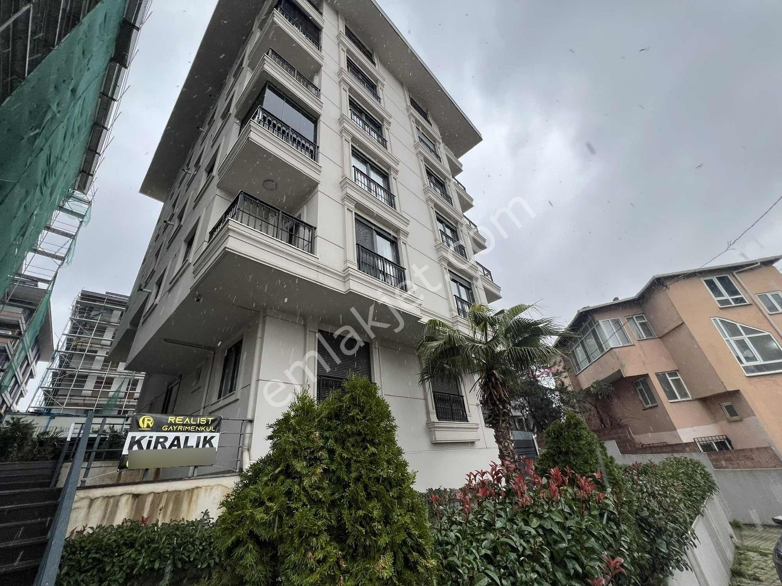 Bahçelievler Mahallesinde 3+2 180 M2 Çatı Dubleks