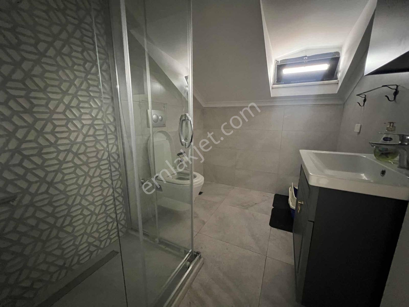 Bahçelievler Mahallesinde 3+2 180 M2 Çatı Dubleks - Görsel 3