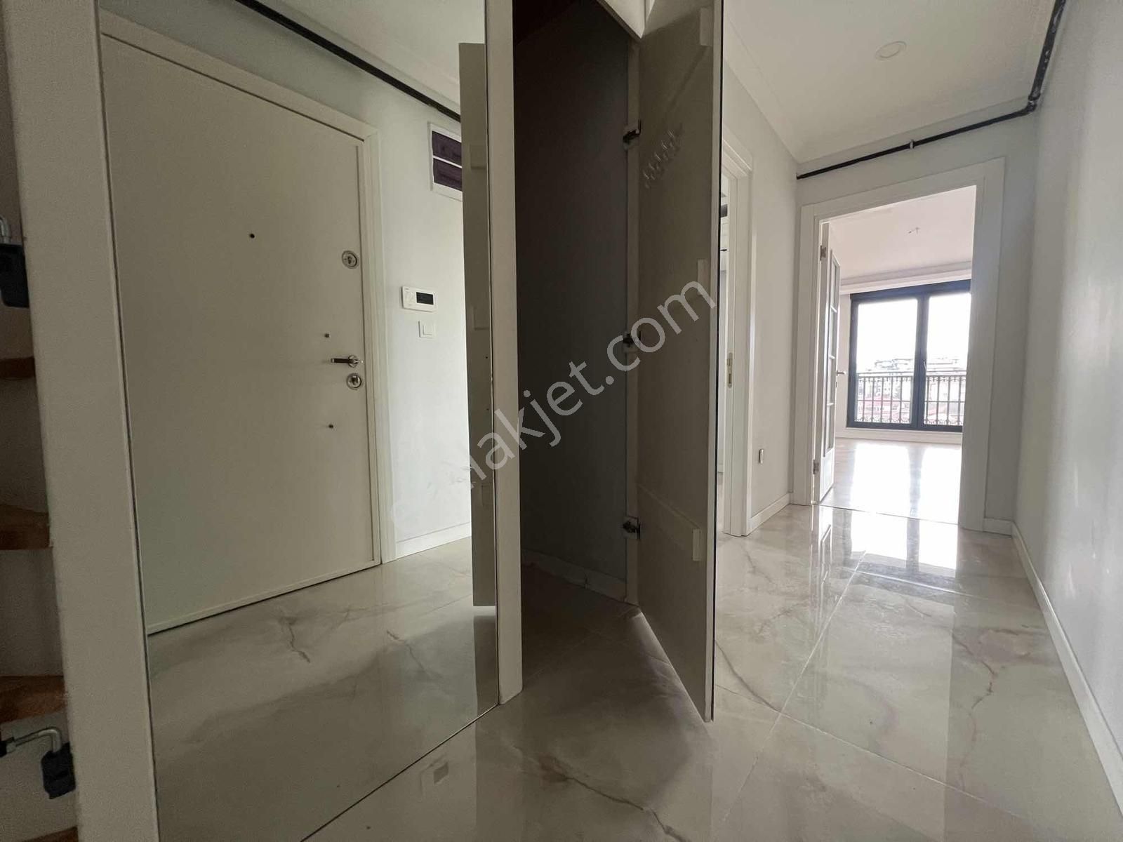 Bahçelievler Mahallesinde 3+2 180 M2 Çatı Dubleks - Görsel 28