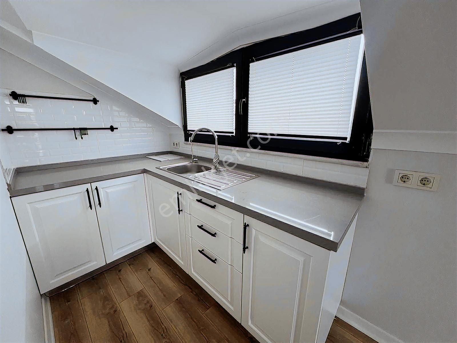 Bahçelievler Mahallesinde 3+2 180 M2 Çatı Dubleks - Görsel 32