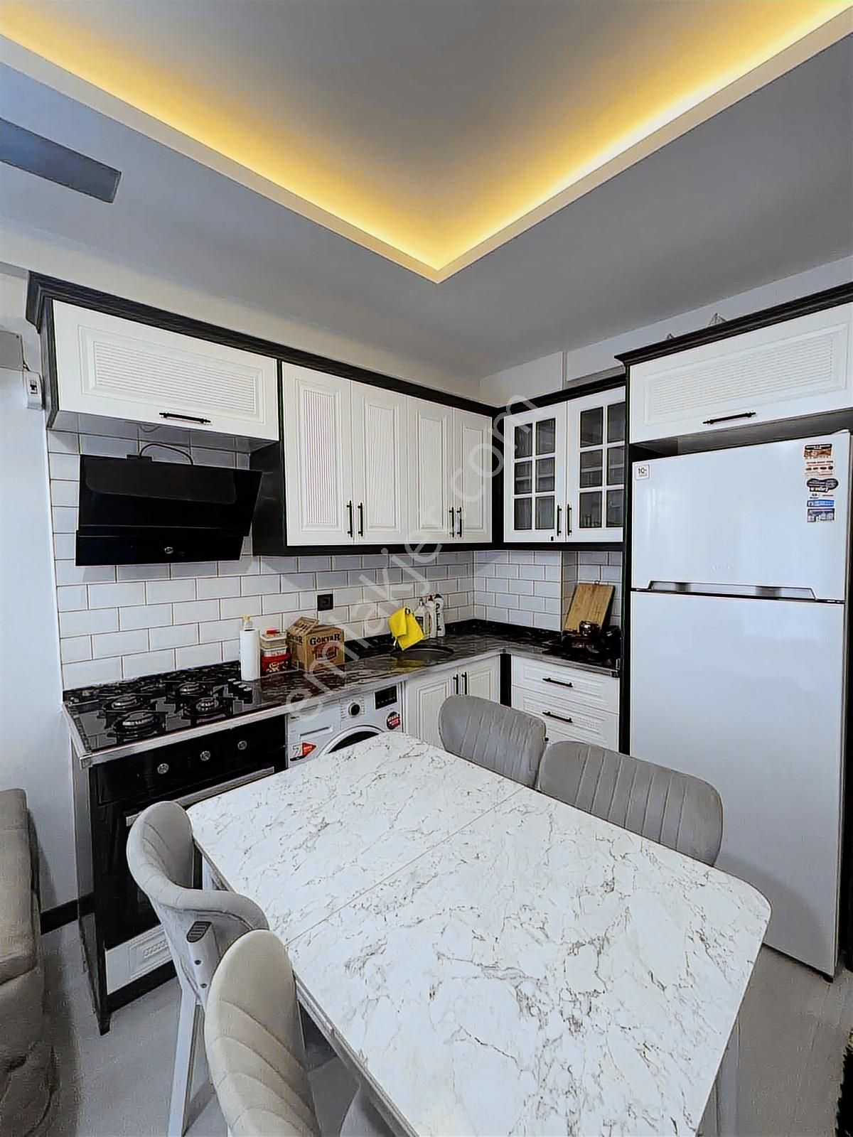 Gültepe'de Eksıksız Ve Yenı Esyalı Balkonlu Genıs 1+1 - Görsel 18