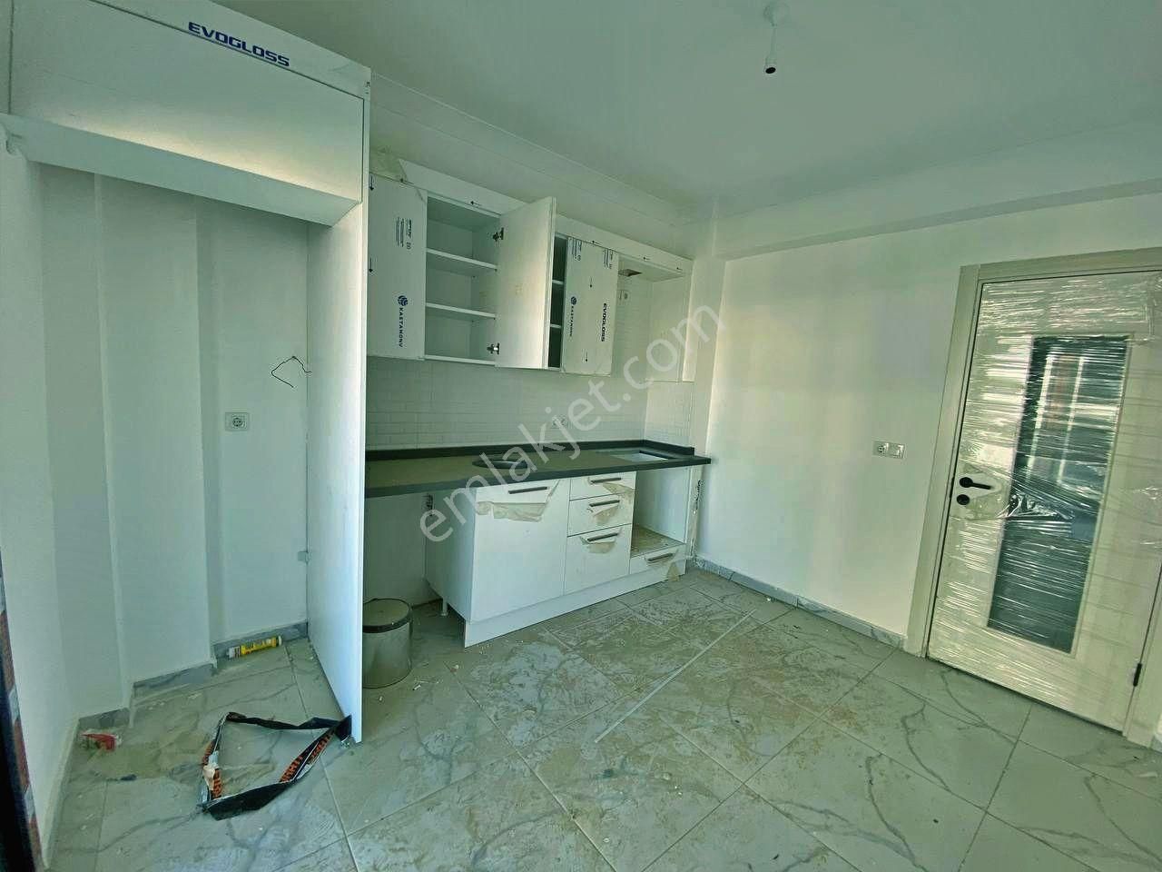 Uytundan Burhaniye Badem Alanında Havuzlu Sitede Arakat 2+1daire - Görsel 27