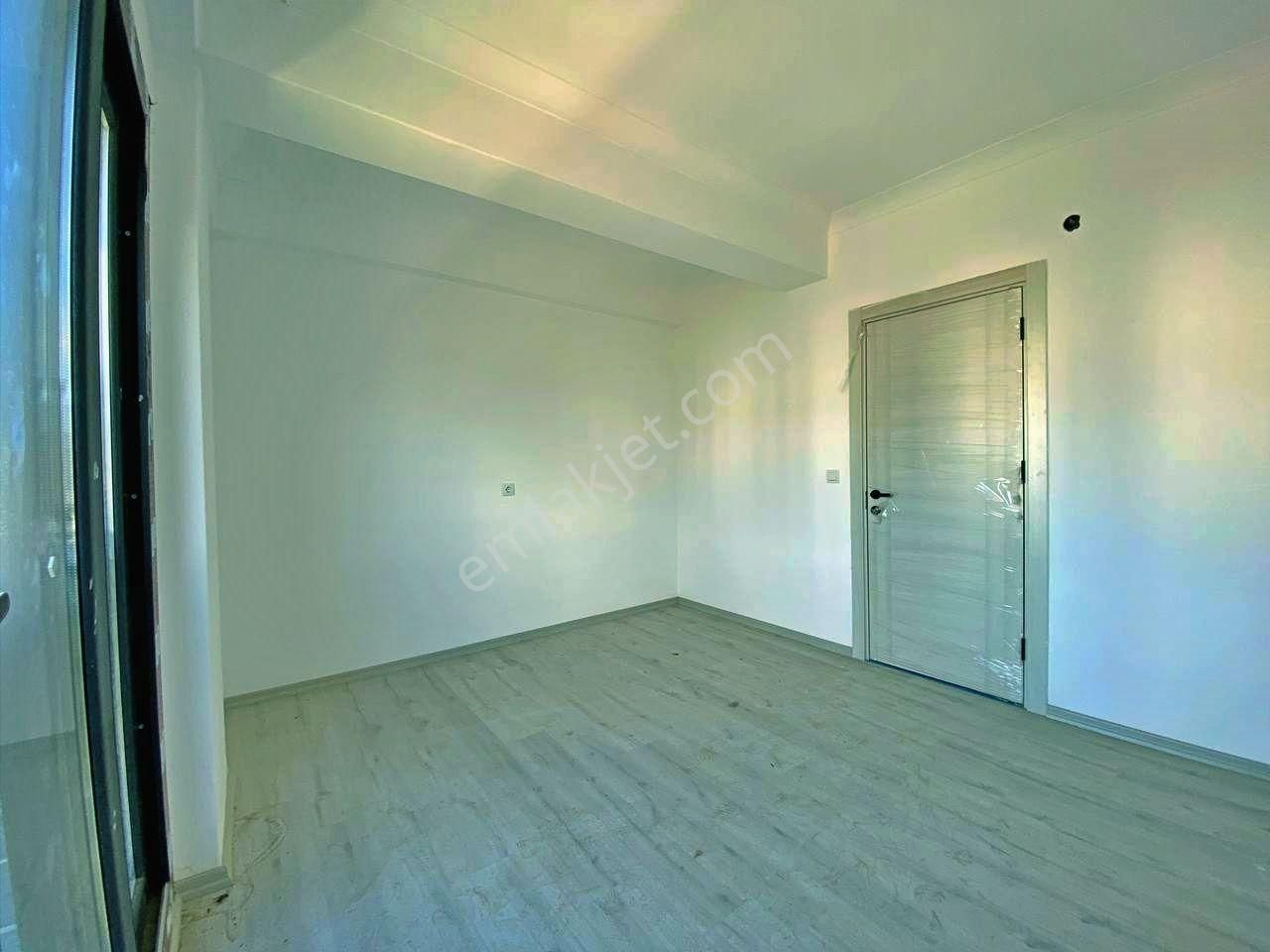 Uytundan Burhaniye Badem Alanında Havuzlu Sitede Arakat 2+1daire - Görsel 17