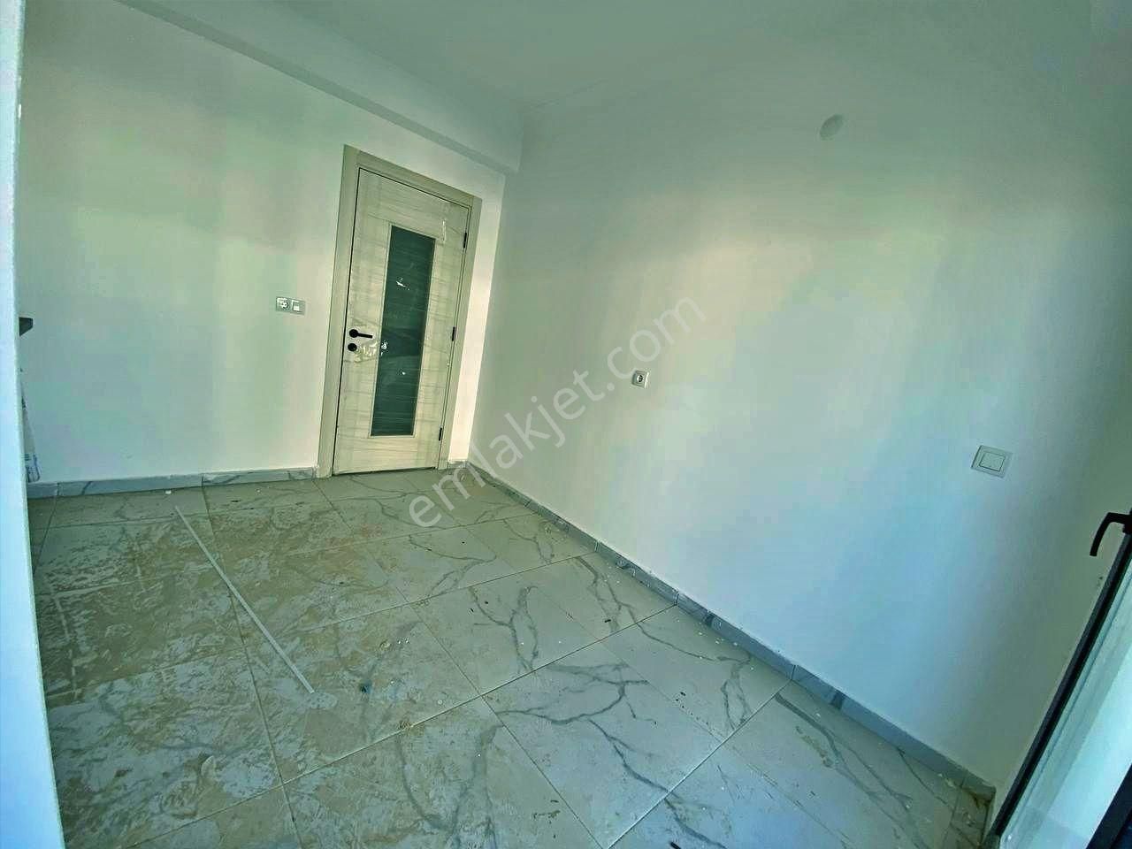 Uytundan Burhaniye Badem Alanında Havuzlu Sitede Arakat 2+1daire - Görsel 6