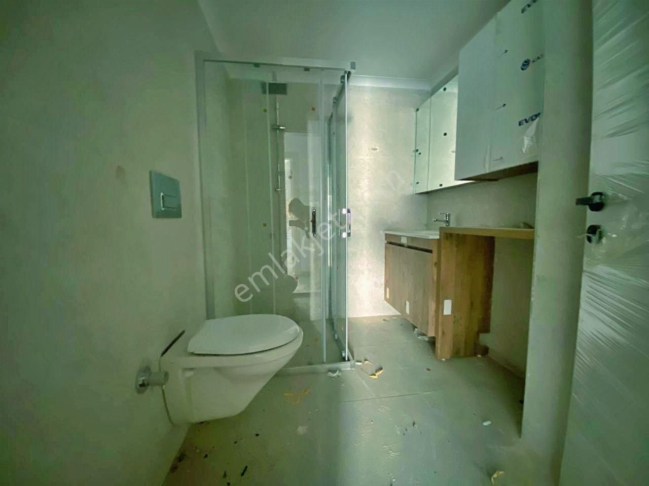 Uytundan Burhaniye Badem Alanında Havuzlu Sitede Arakat 2+1daire - Görsel 8