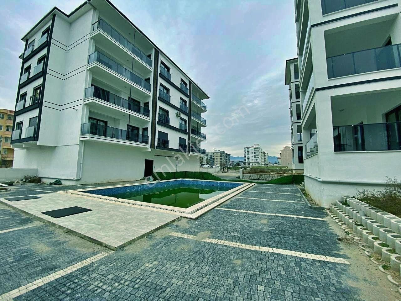 Uytundan Burhaniye Badem Alanında Havuzlu Sitede Arakat 2+1daire - Görsel 13