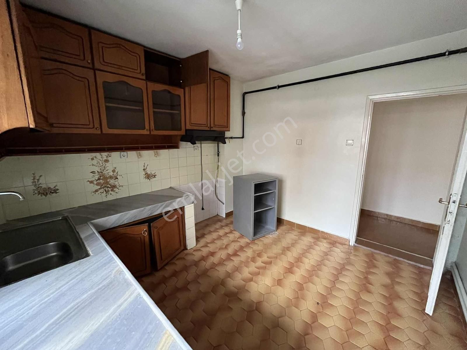 Bm Real Estate Davutkadı Mahallesinde Kiralık Daire - Görsel 13