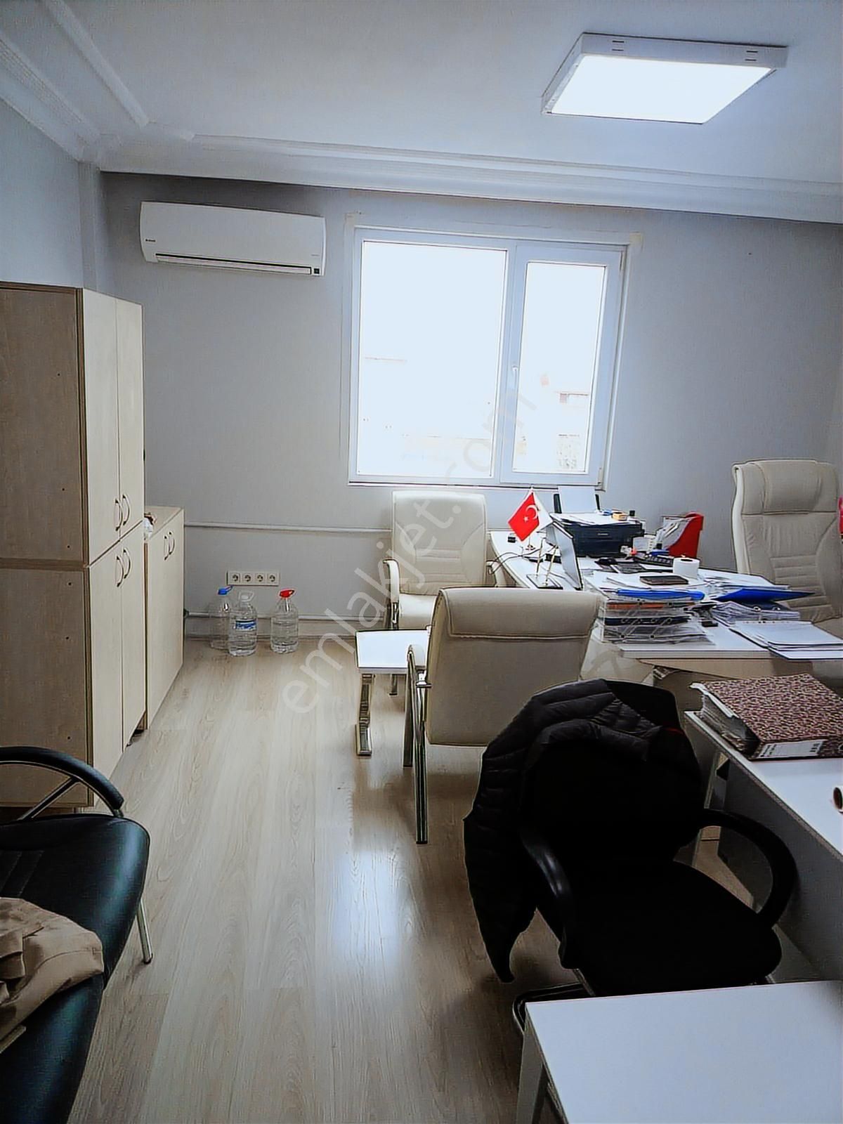 Küçük Çekmecede Satılık 28 M² Merkezi Konumda İşyeri / Ofis - Görsel 4