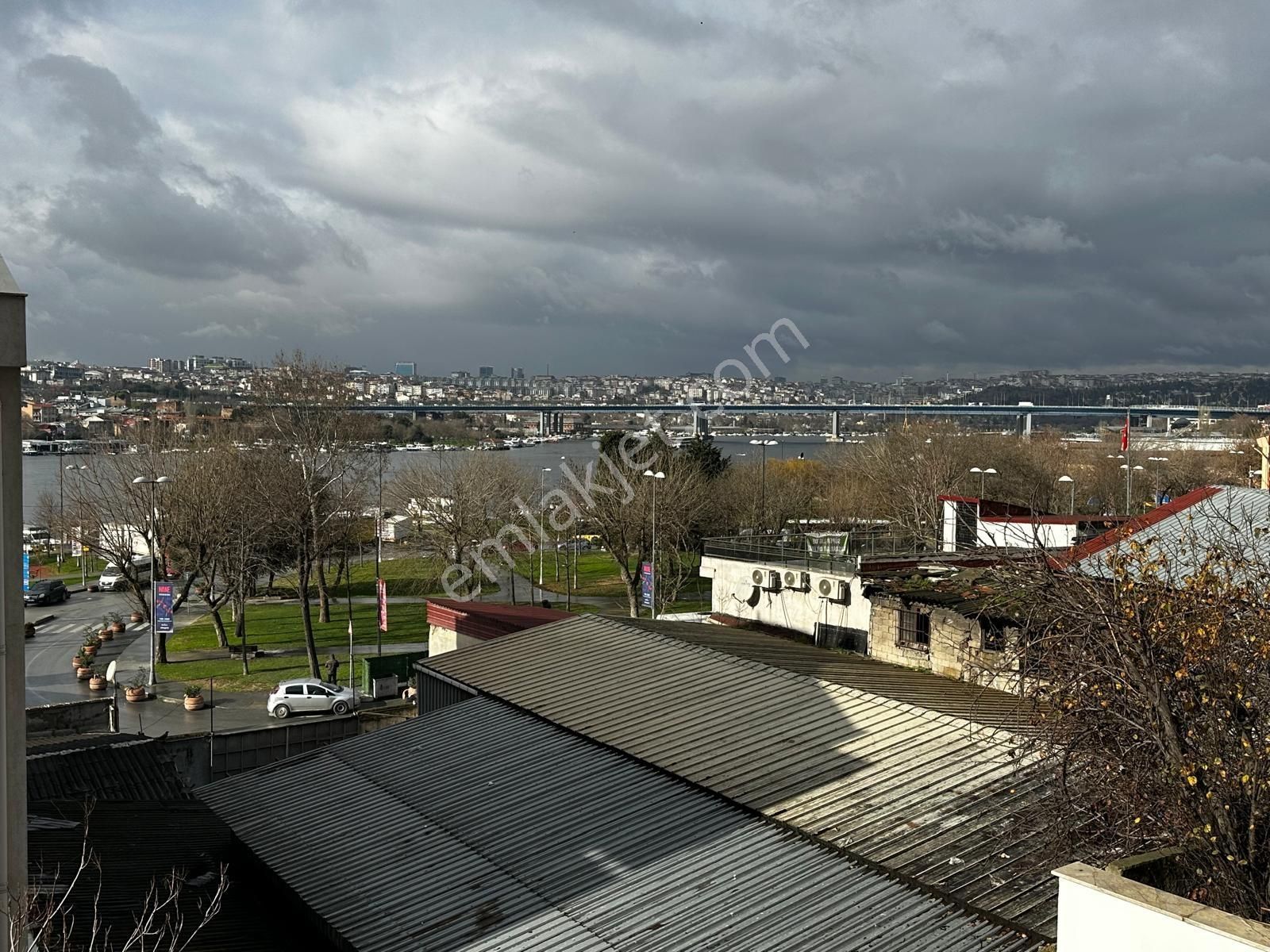 **golden Palace** Haliç' Te Deniz Manzaralı 1+1 Kiralık Daire