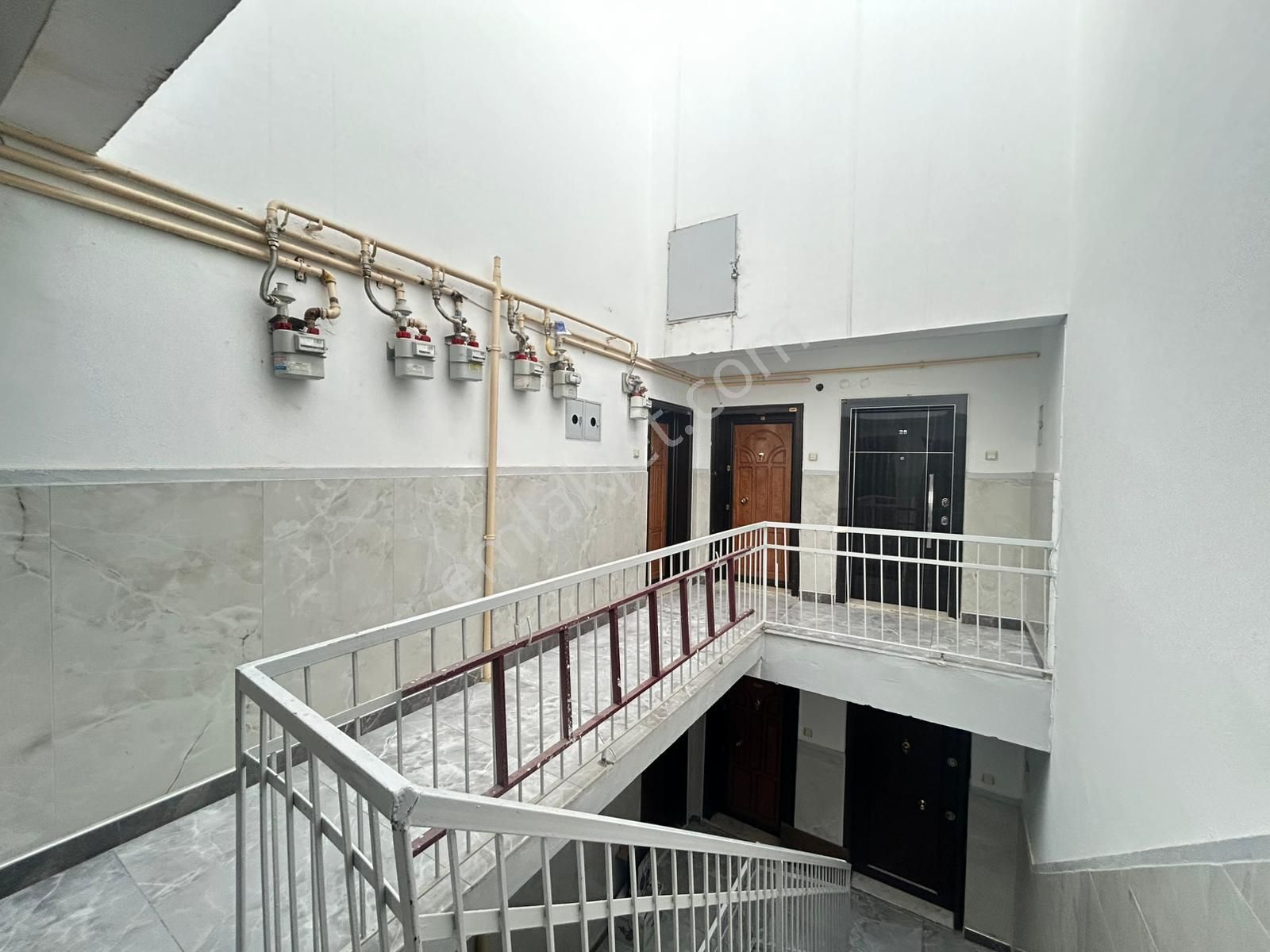 Taner'den Dikmen Nisan Sok'ta 3.kat Ön Cephe 3+1 Mantolamalı Boş - Görsel 11