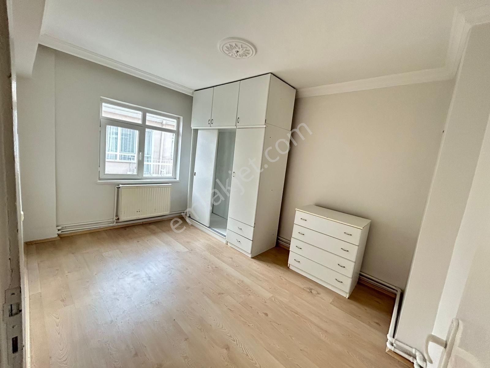 Taner'den Dikmen Nisan Sok'ta 3.kat Ön Cephe 3+1 Mantolamalı Boş - Görsel 6