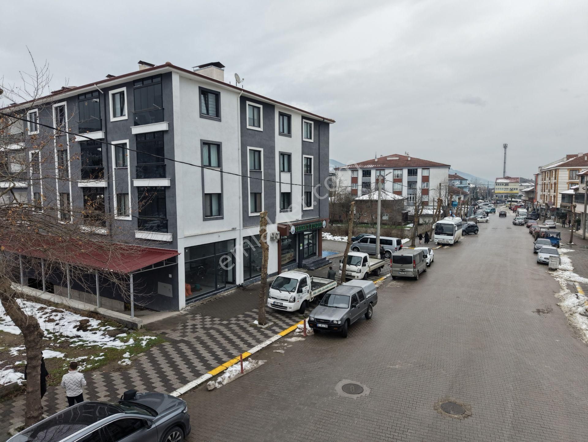 Elite Gd & Cumayerinin Kalbinde 350 M2 Müthiş Konum Her İşe Uygun - Görsel 5