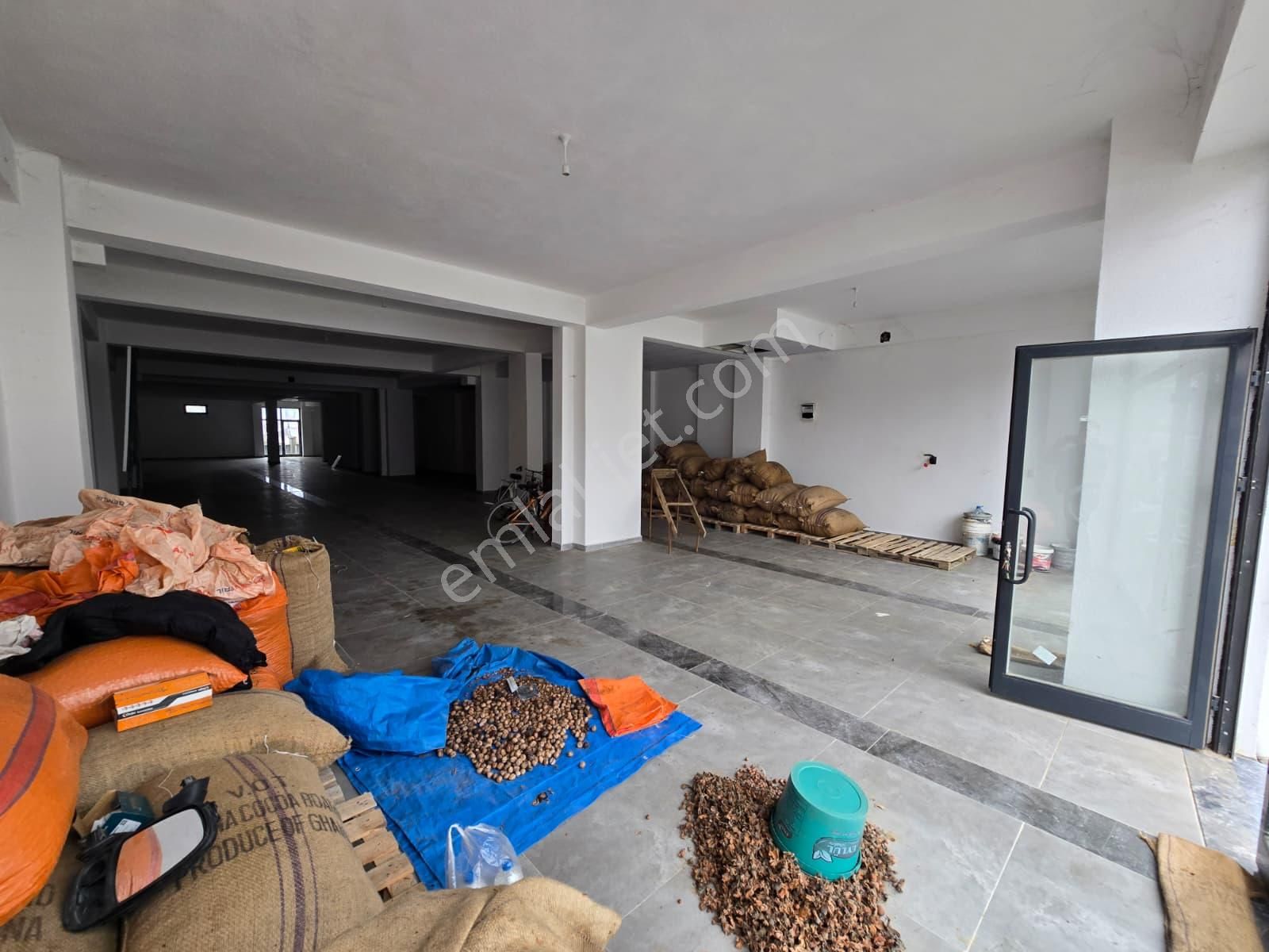 Elite Gd & Cumayerinin Kalbinde 350 M2 Müthiş Konum Her İşe Uygun - Görsel 16