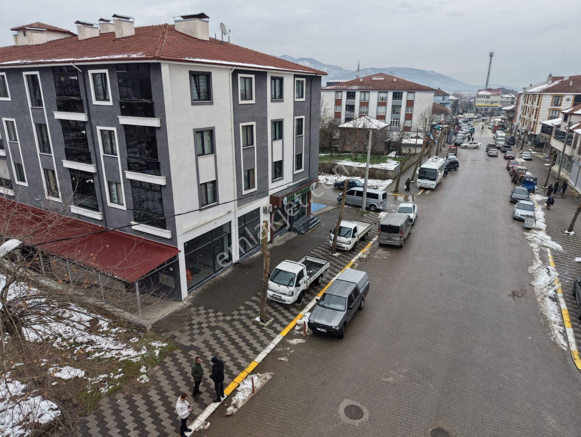 Elite Gd & Cumayerinin Kalbinde 350 M2 Müthiş Konum Her İşe Uygun - Görsel 7