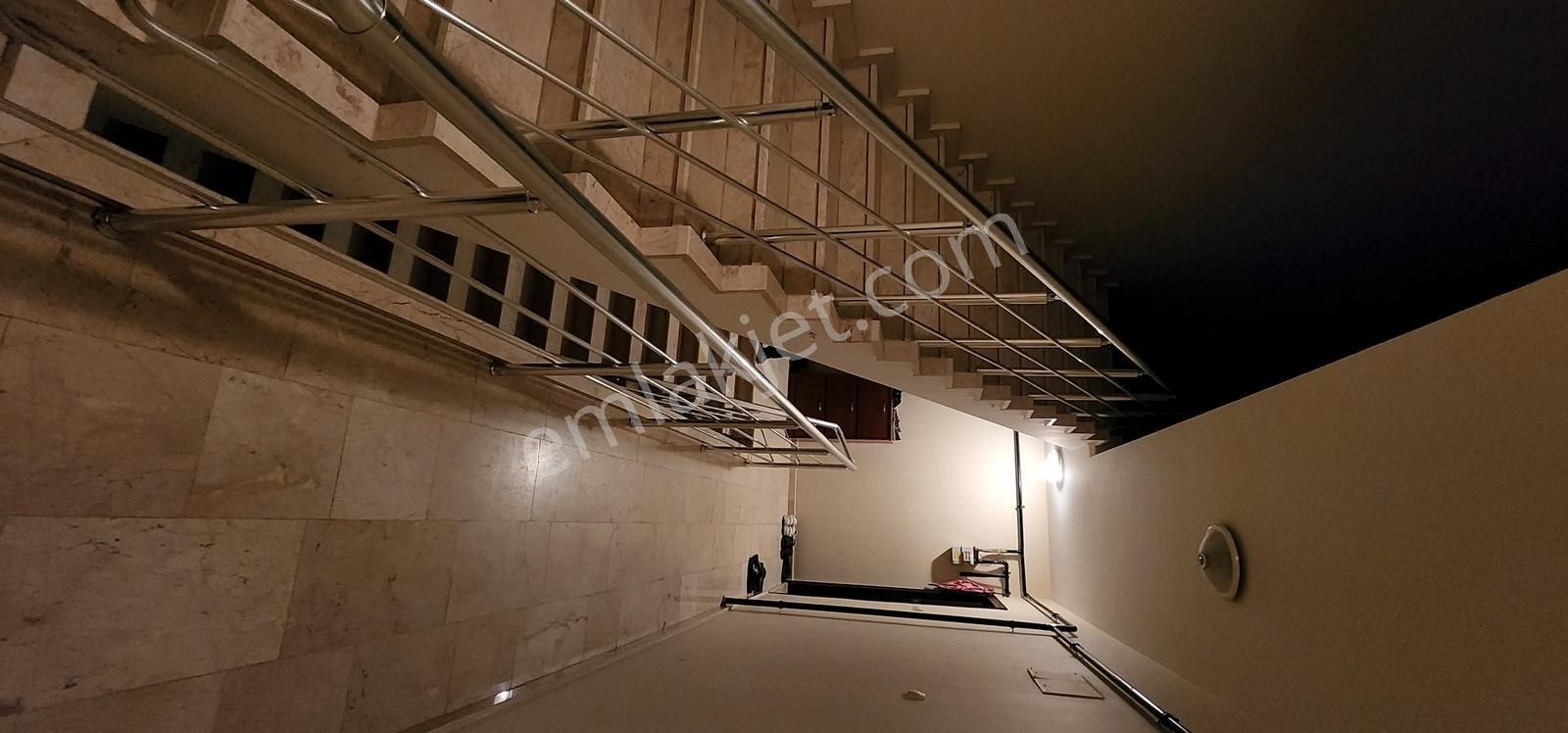 Kariyer'den Hamidiye Mah Köşe Bina 160 M² Ara Kat 3+1 Kiralık - Görsel 29