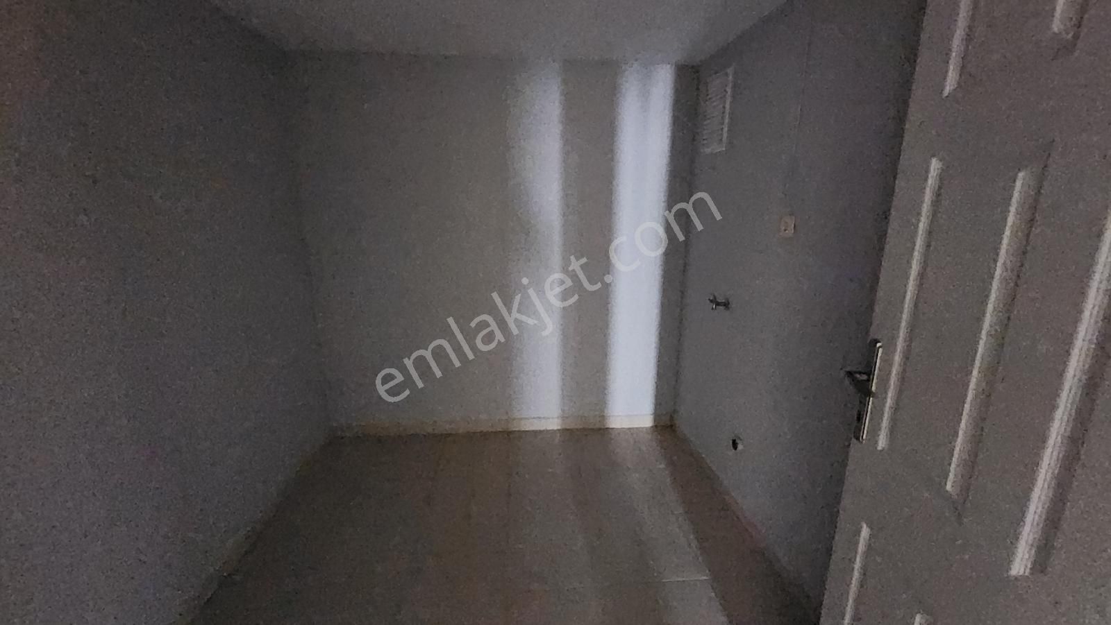 Kariyer'den Hamidiye Mah Köşe Bina 160 M² Ara Kat 3+1 Kiralık - Görsel 13