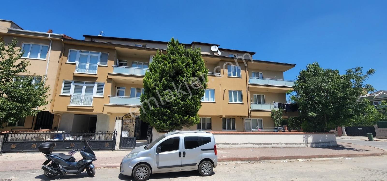 Kariyer'den Hamidiye Mah Köşe Bina 160 M² Ara Kat 3+1 Kiralık - Görsel 32