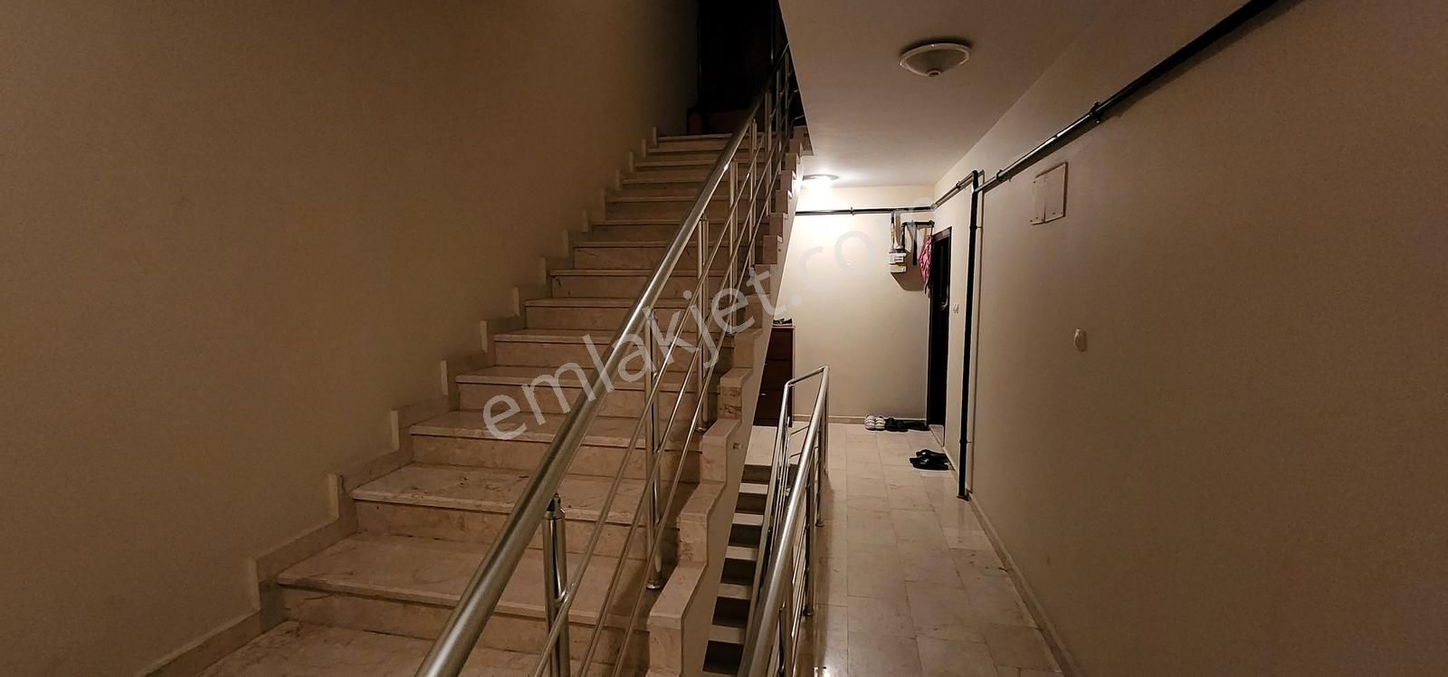 Kariyer'den Hamidiye Mah Köşe Bina 160 M² Ara Kat 3+1 Kiralık - Görsel 28