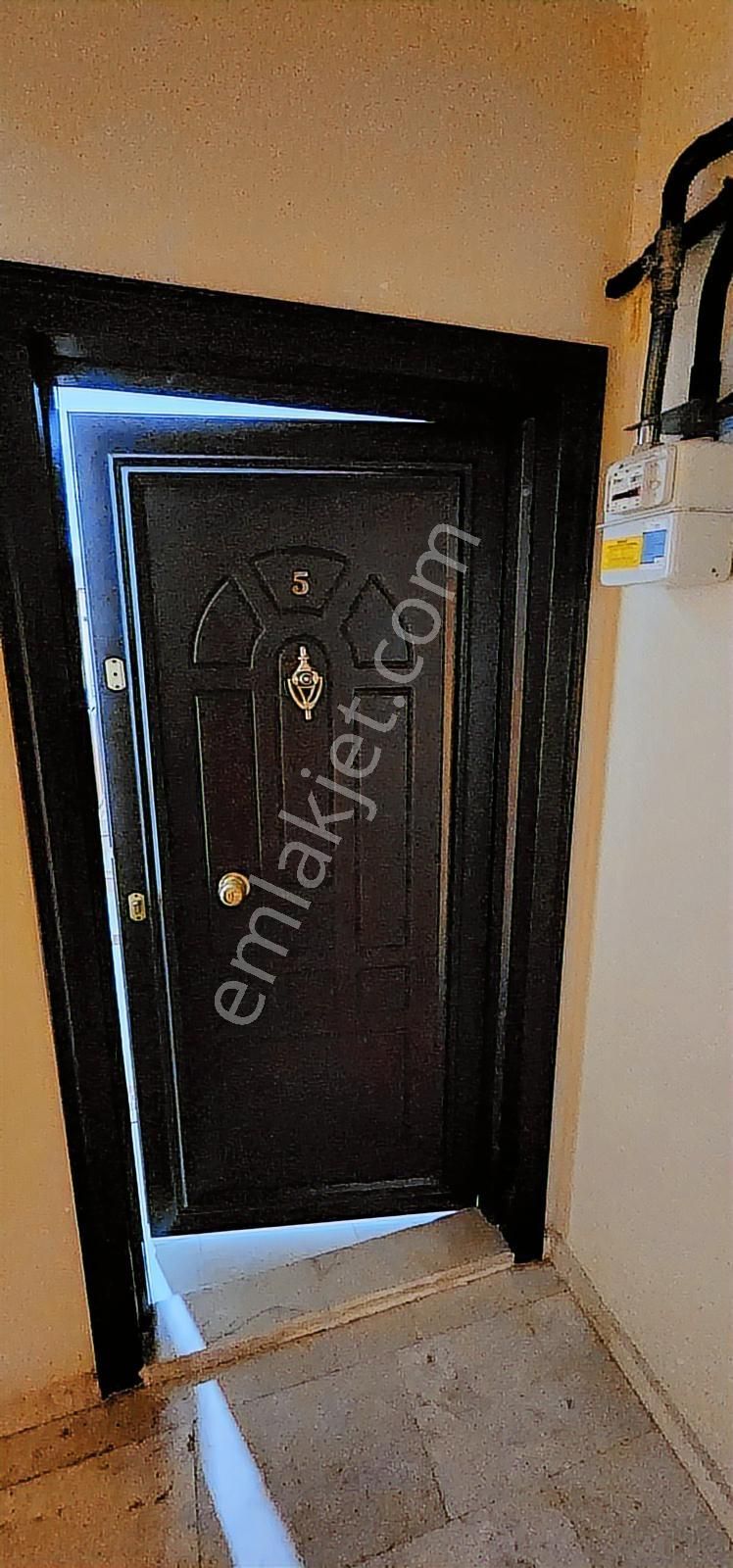 Kariyer'den Hamidiye Mah Köşe Bina 160 M² Ara Kat 3+1 Kiralık - Görsel 6