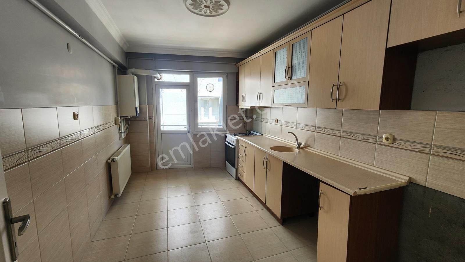 Kariyer'den Hamidiye Mah Köşe Bina 160 M² Ara Kat 3+1 Kiralık - Görsel 26