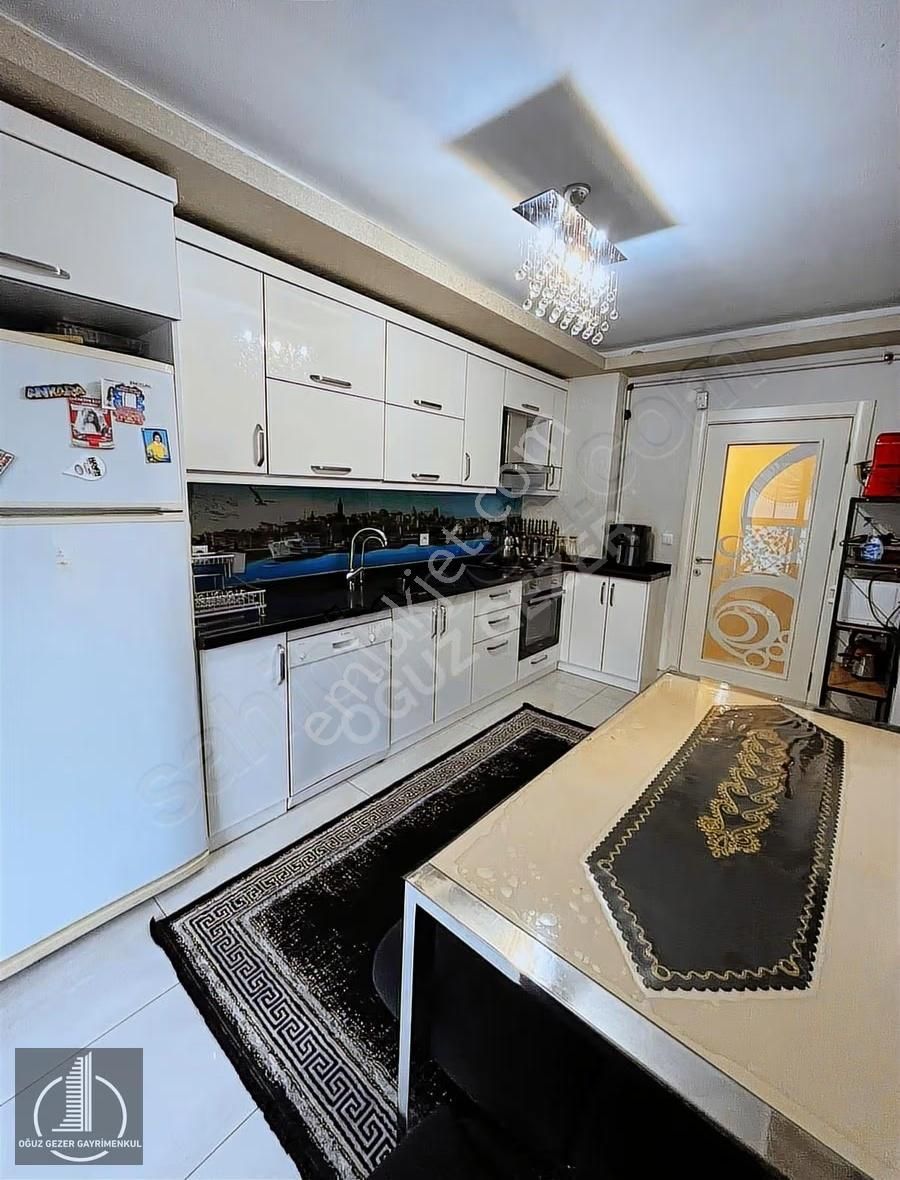 *oğuz Gezer Gayrimenkul'den Merkezi Konumda Masrafsız 3+1 Daire*