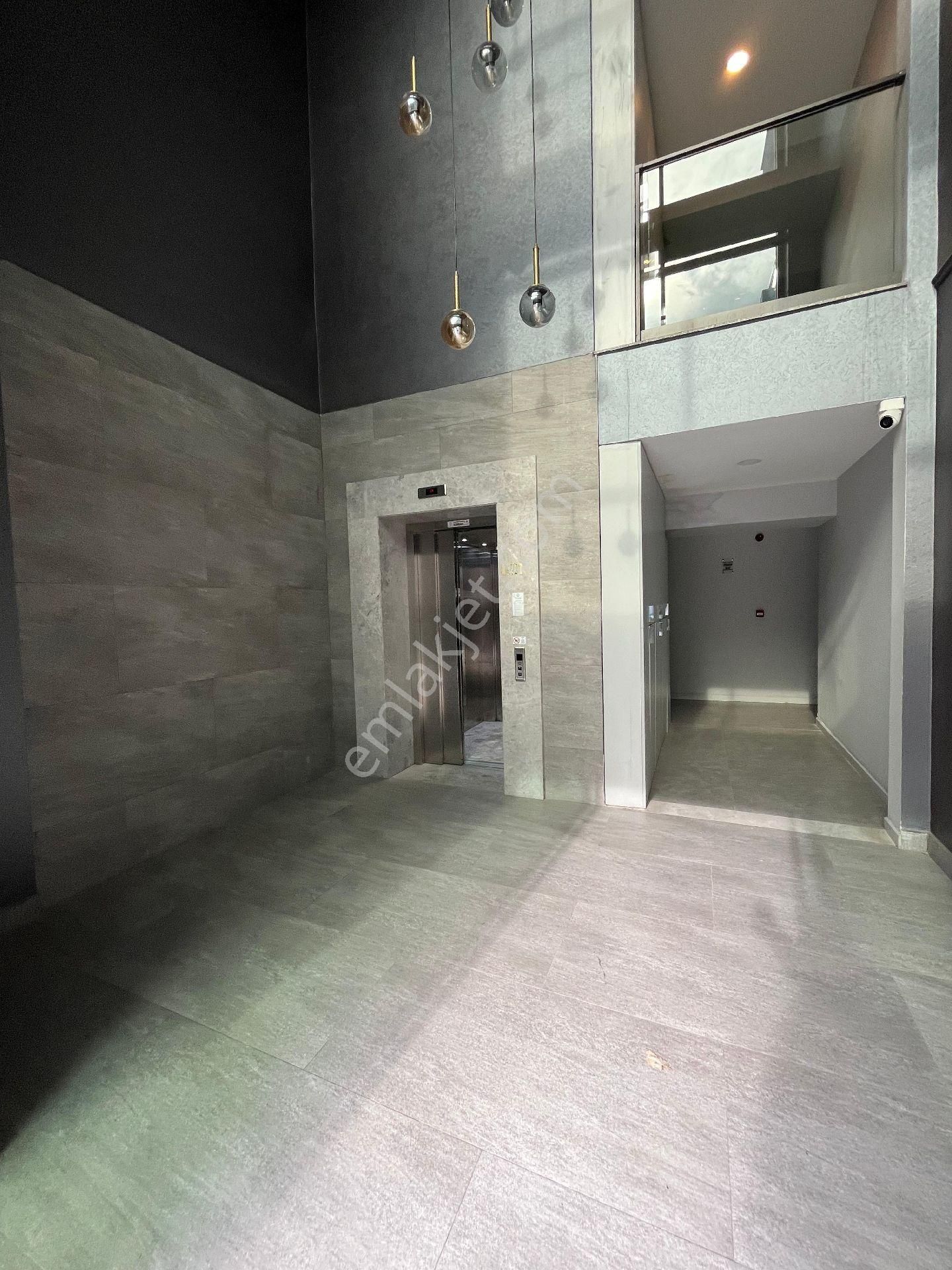 İzmir Gaziemir Landor Sitesi İçerisinde Eşyalı 3+1 Kiralık Daire - Görsel 8