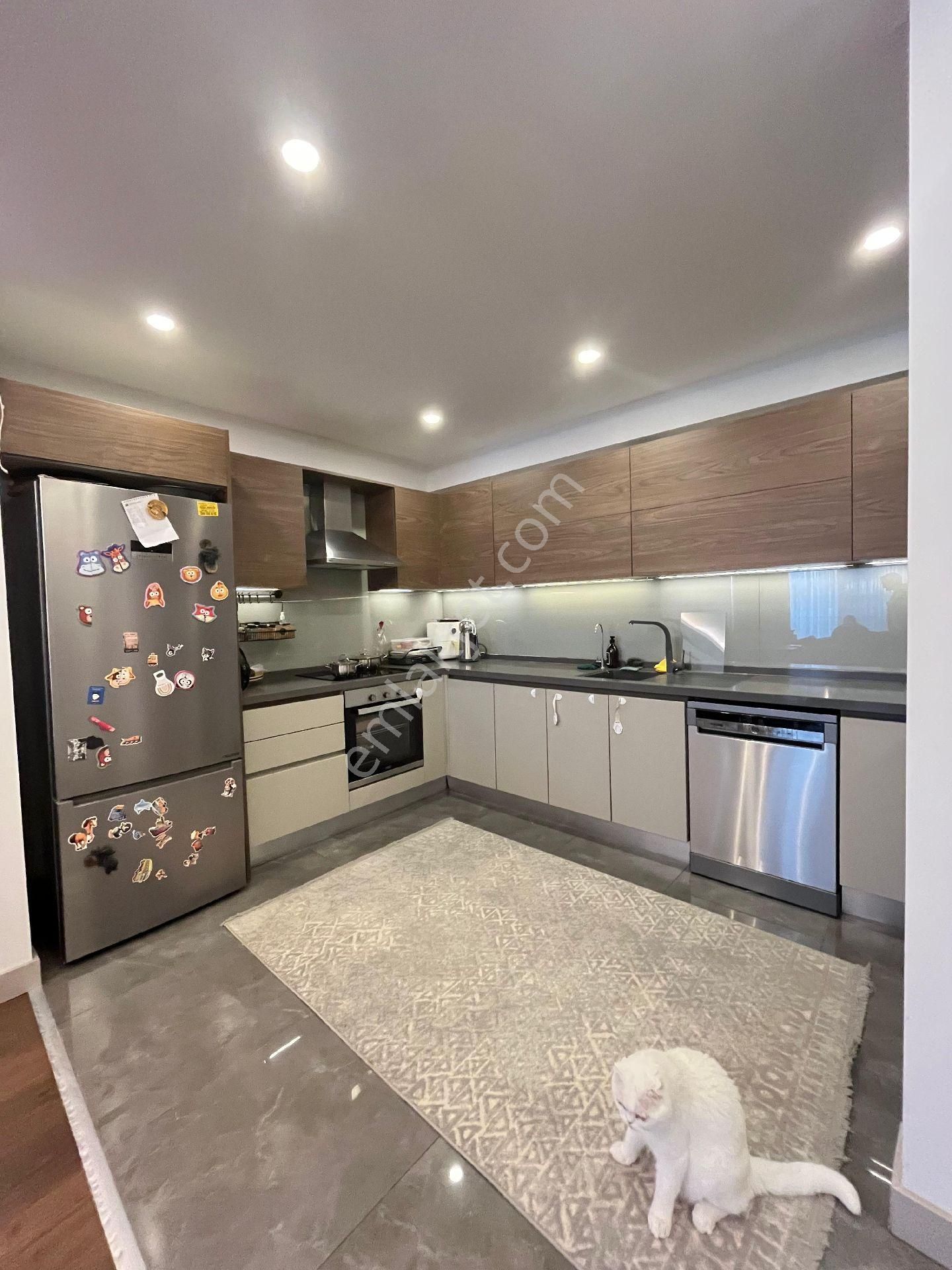 İzmir Gaziemir Landor Sitesi İçerisinde Eşyalı 3+1 Kiralık Daire - Görsel 16