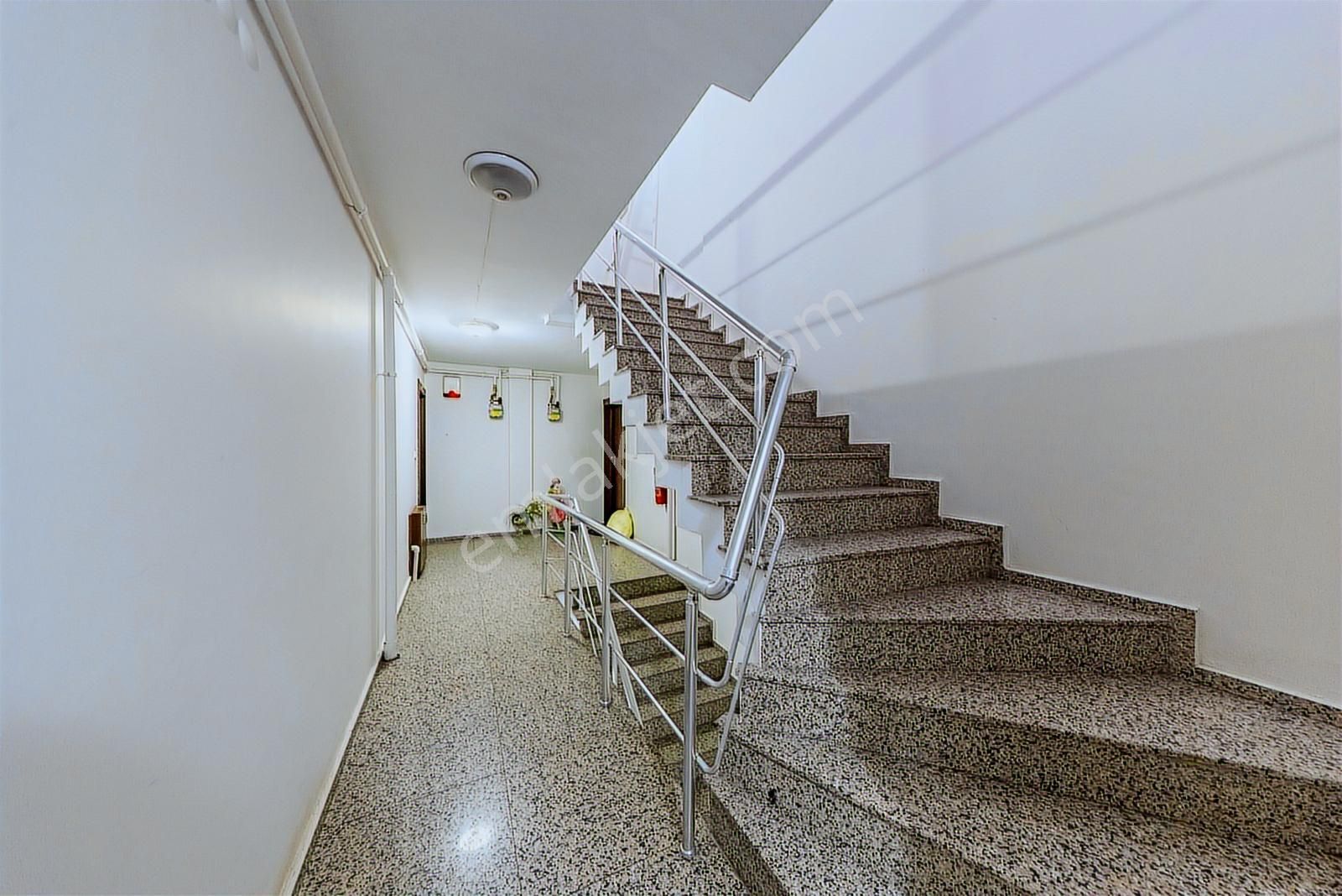 Acıbadem Cadde'sinde 130 M2 3+1 Satılık Dubleks Daire - Görsel 13