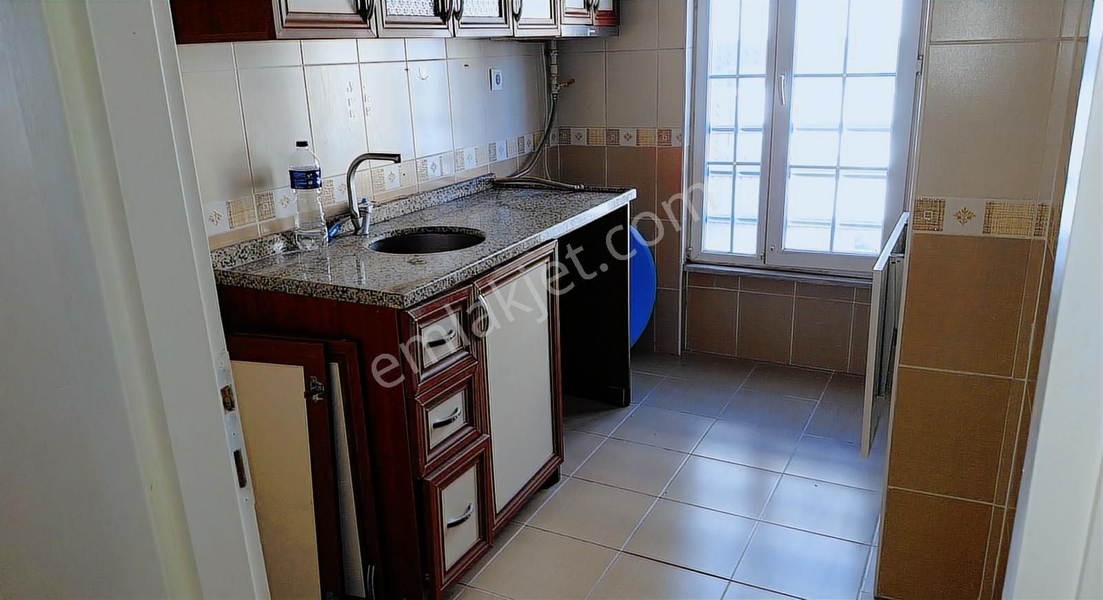 Karadeniz Mahllesinde Arakat 2+1 Satılık Daire - Görsel 6