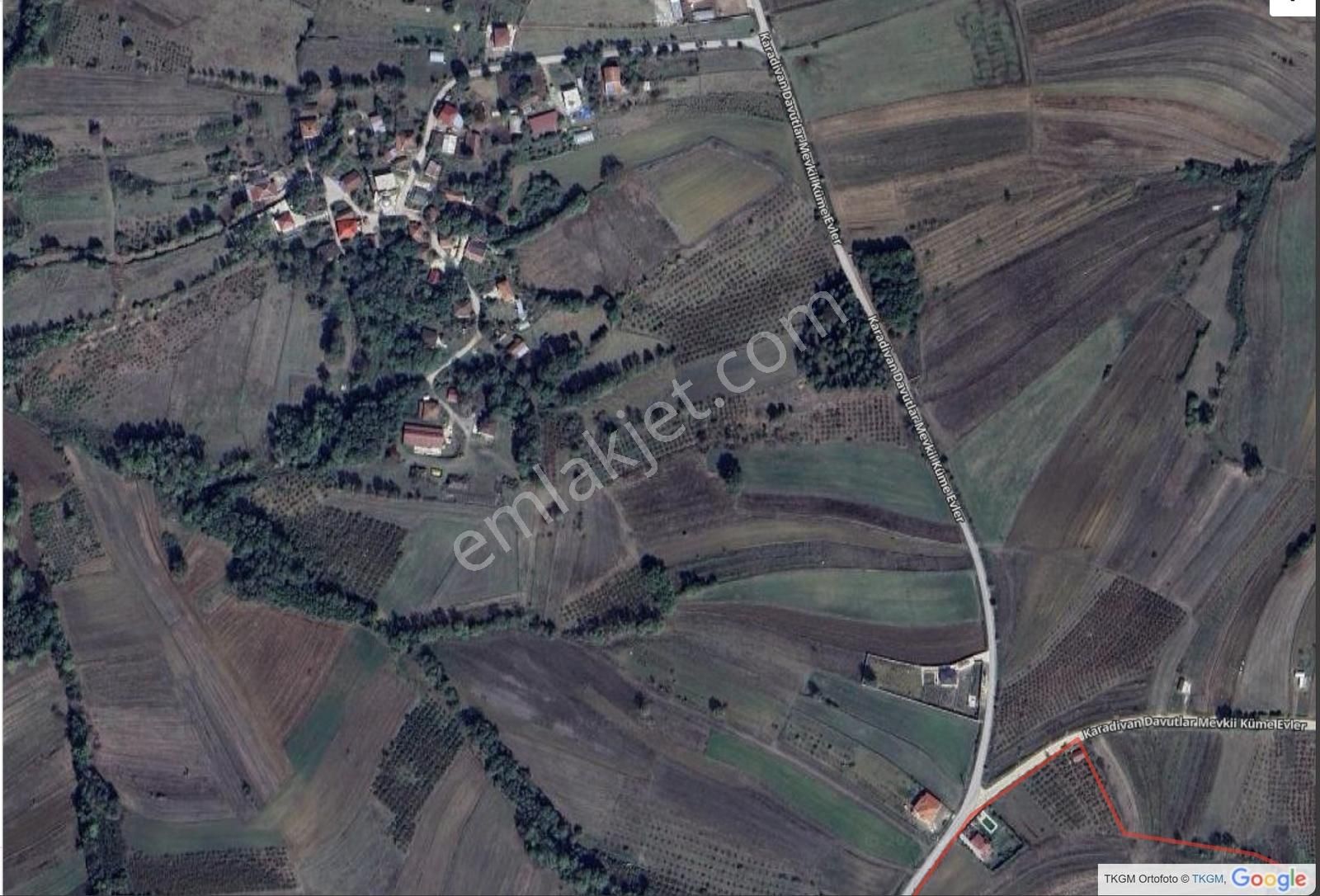 Kandıra Karadivan Mah. 1.240 M2 Resmi Yola Cepheli Tarla