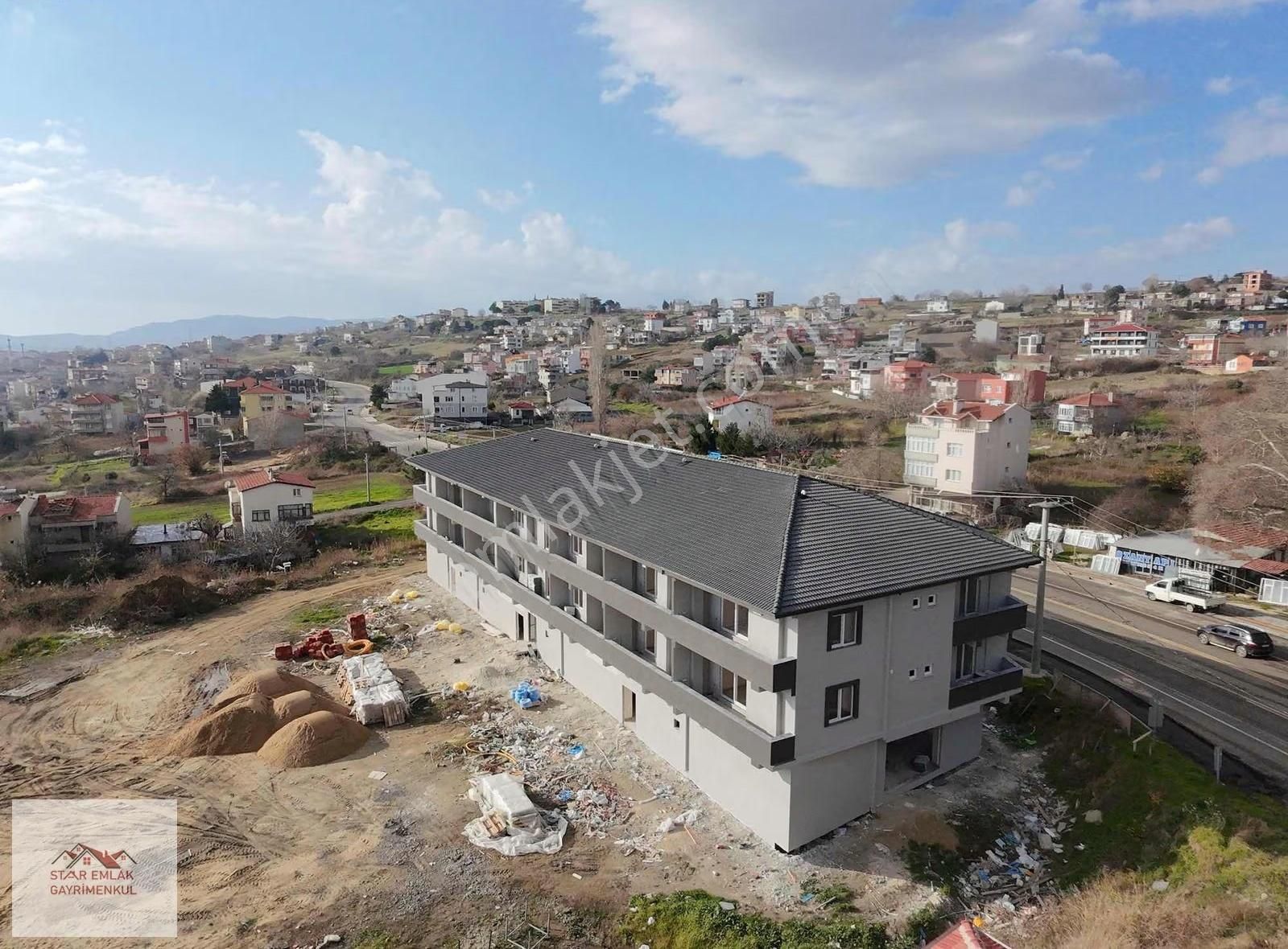 Barboros'da Ana Cadde Üzerinde Satılık Yerden Isıtmalı 1+1 Daire - Görsel 2