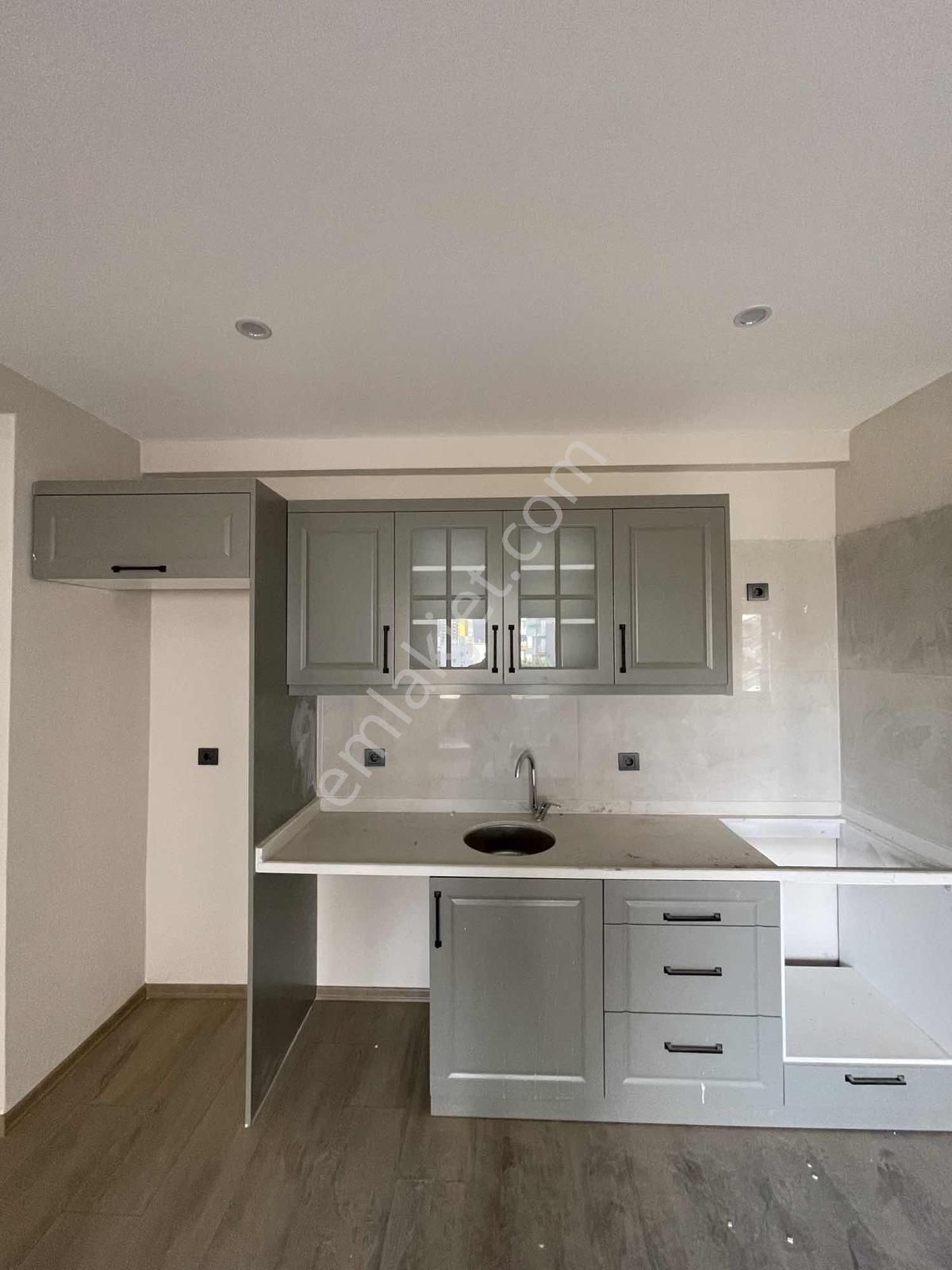 Cukurova Fırın Arkası Cok Genıs Ankastrelı Balkonlu Lüx 1+1