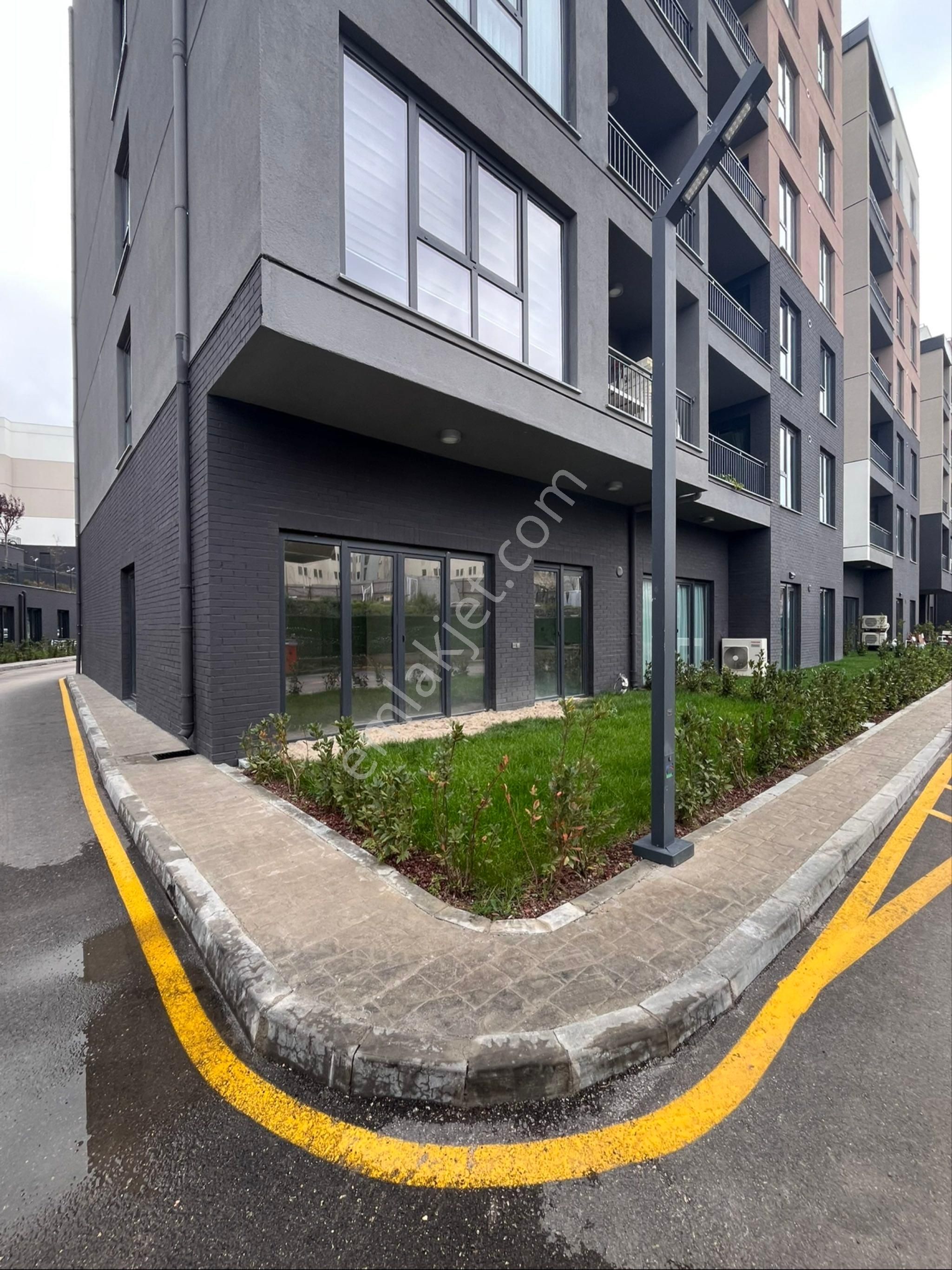 Emlak Konutları 3 Cephe Bahçe Kullanımı 2+1 Daire - Görsel 28