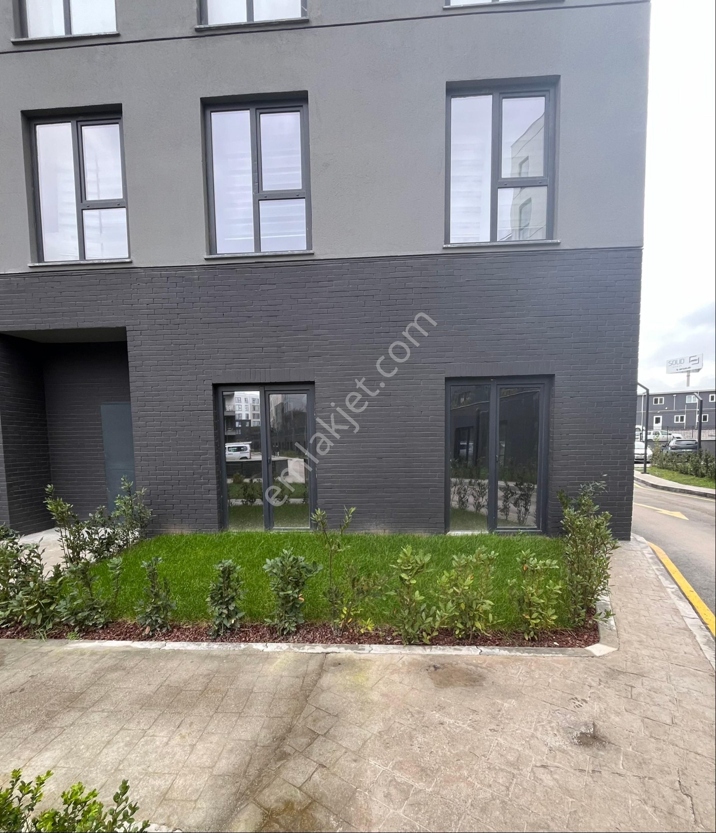 Emlak Konutları 3 Cephe Bahçe Kullanımı 2+1 Daire