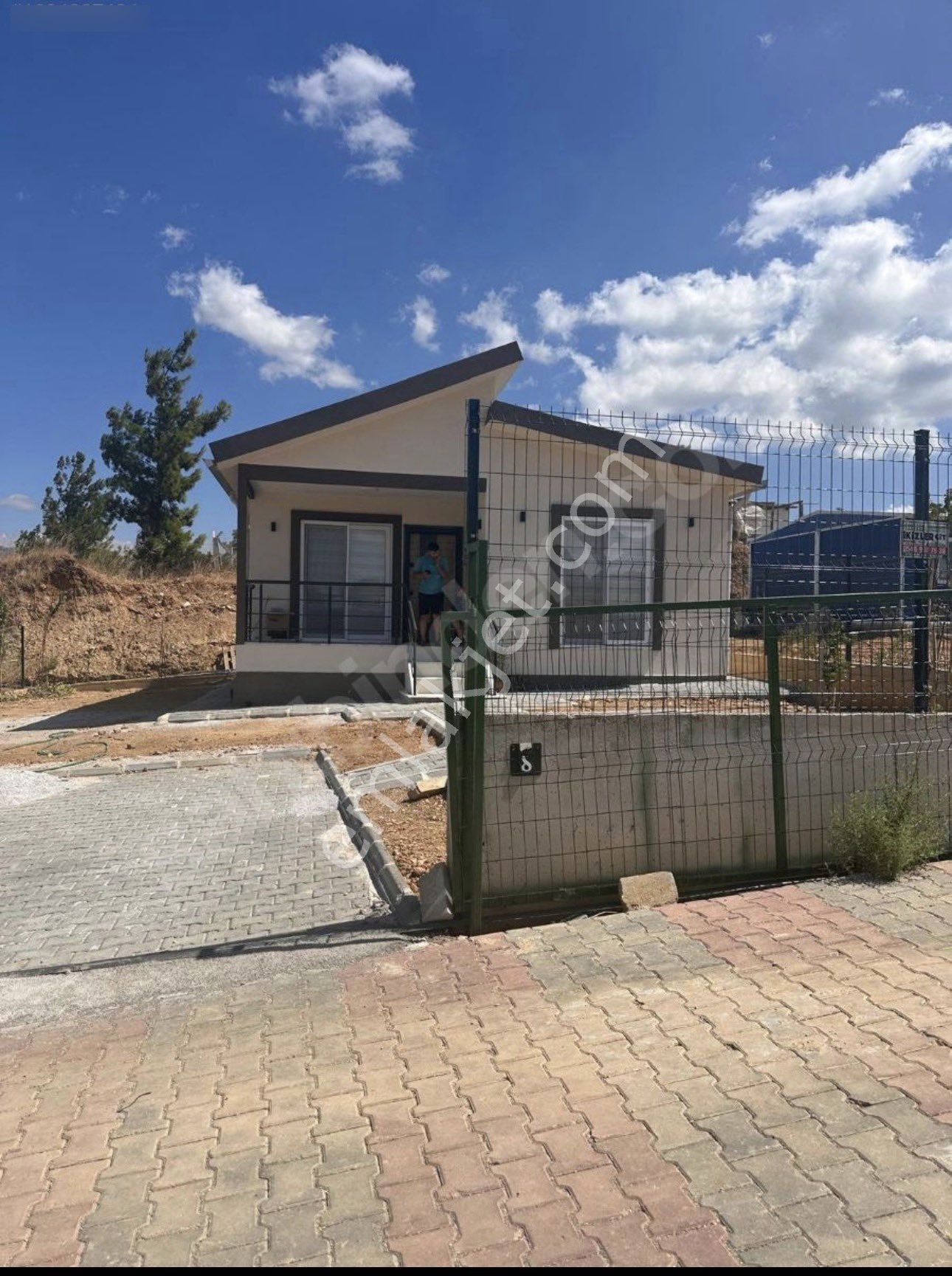 Eşyalı Evi Olan Arsa - Görsel 2