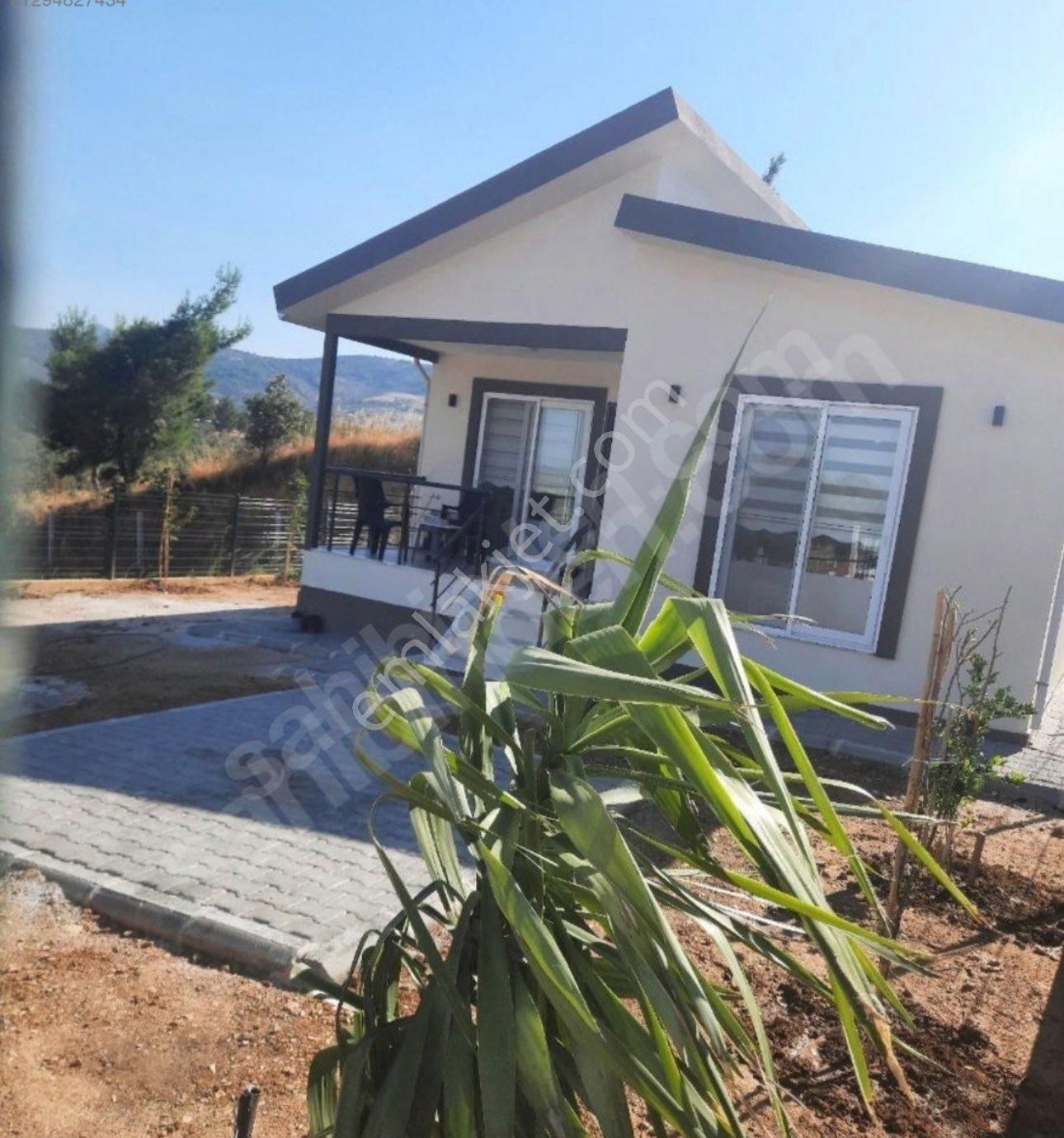 Eşyalı Evi Olan Arsa