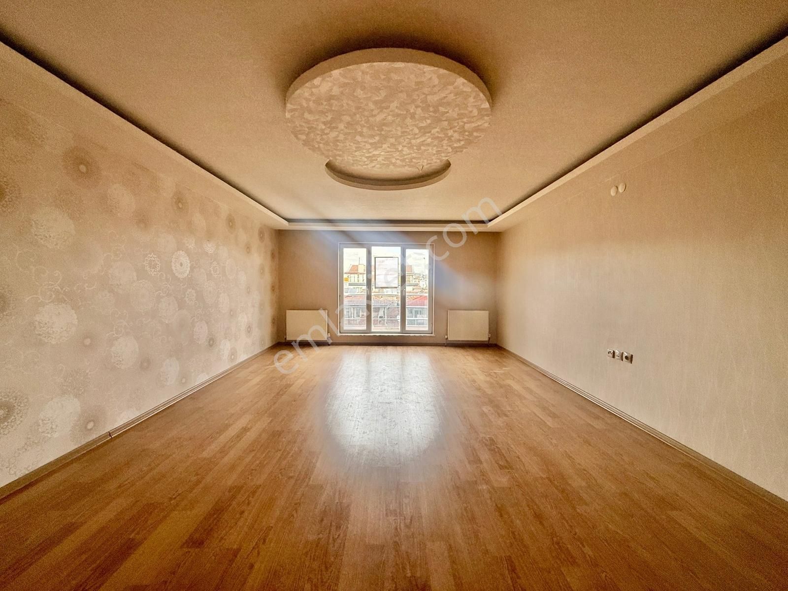 Çiftçioğullarından▃merkezi Lokasyonda E.banyolu 3+1 Site Dairesi