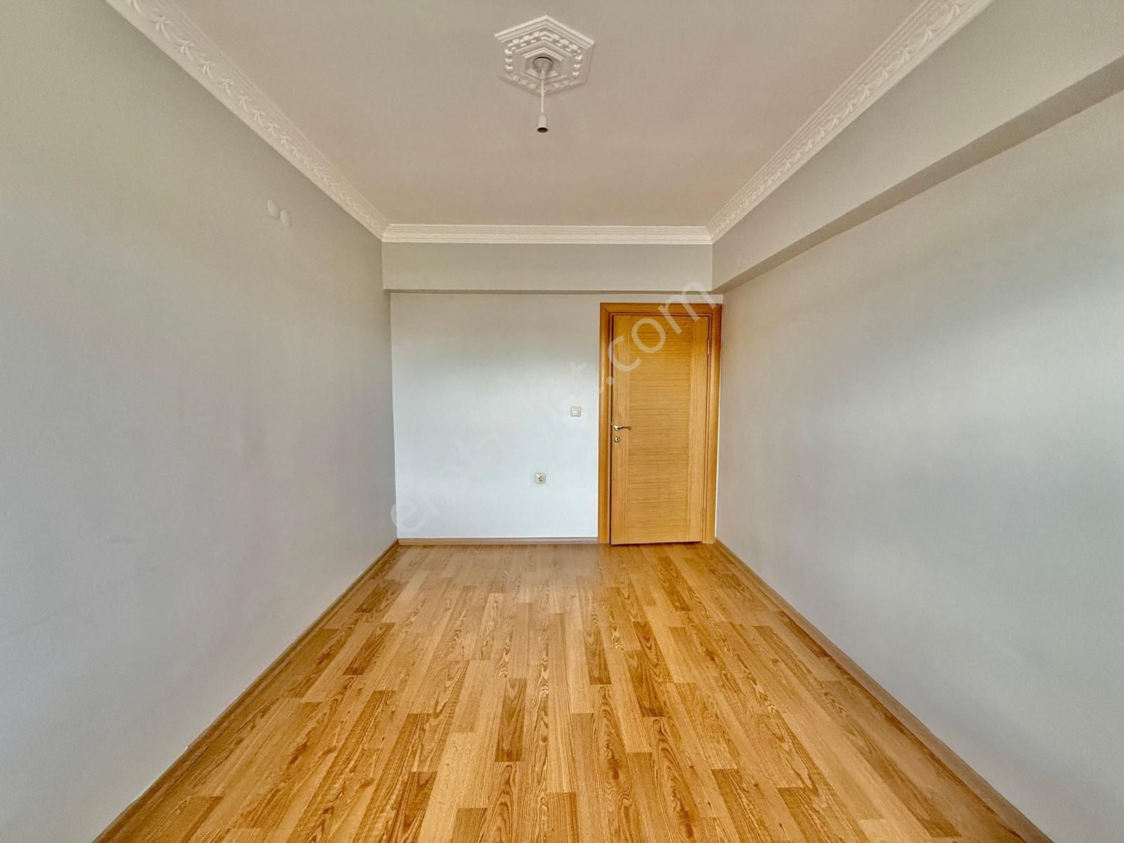 Çiftçioğullarından▃merkezi Lokasyonda E.banyolu 3+1 Site Dairesi - Görsel 12