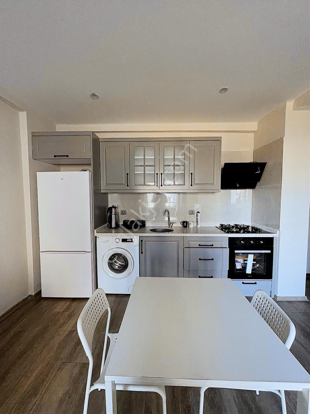 Stadyum Bulvarı Yanı Sıfır Ve Lüx Esyalı Balkonlu Geniş 1+1 - Görsel 13