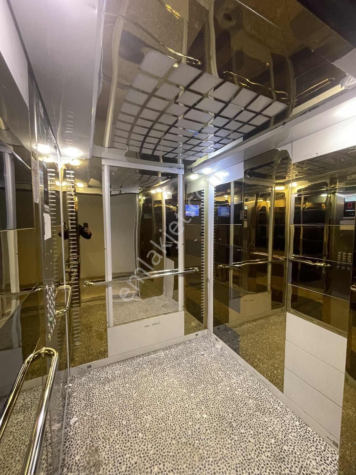 Stadyum Bulvarı Yanı Sıfır Ve Lüx Esyalı Balkonlu Geniş 1+1 - Görsel 20