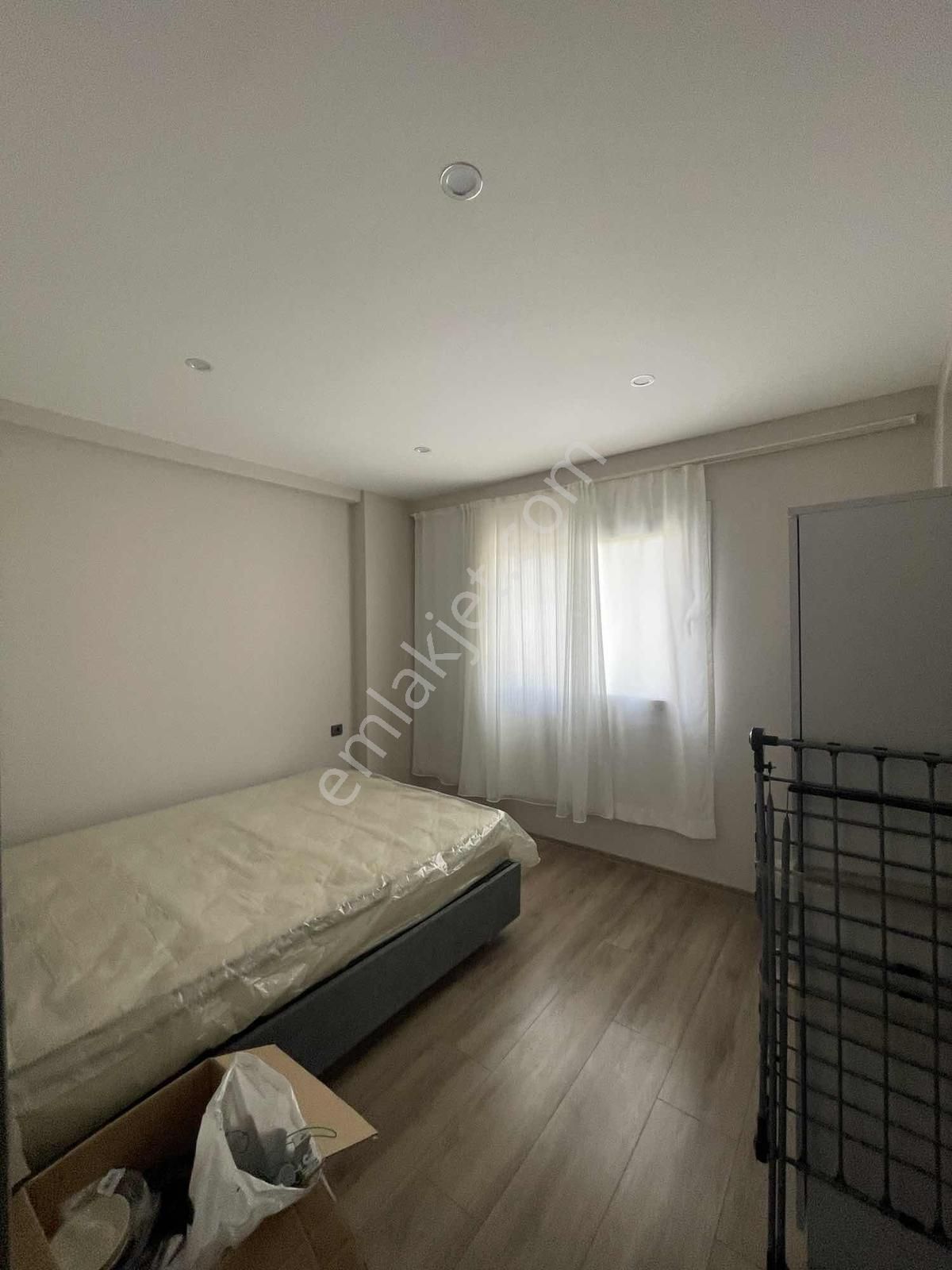 Stadyum Bulvarı Yanı Sıfır Ve Lüx Esyalı Balkonlu Geniş 1+1 - Görsel 16