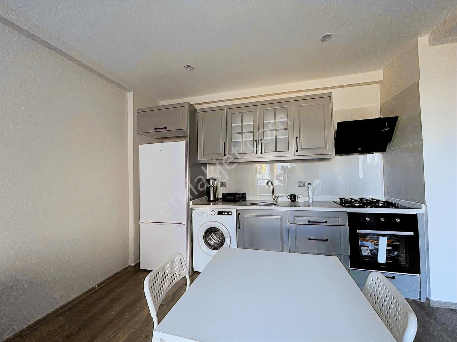 Stadyum Bulvarı Yanı Sıfır Ve Lüx Esyalı Balkonlu Geniş 1+1 - Görsel 8