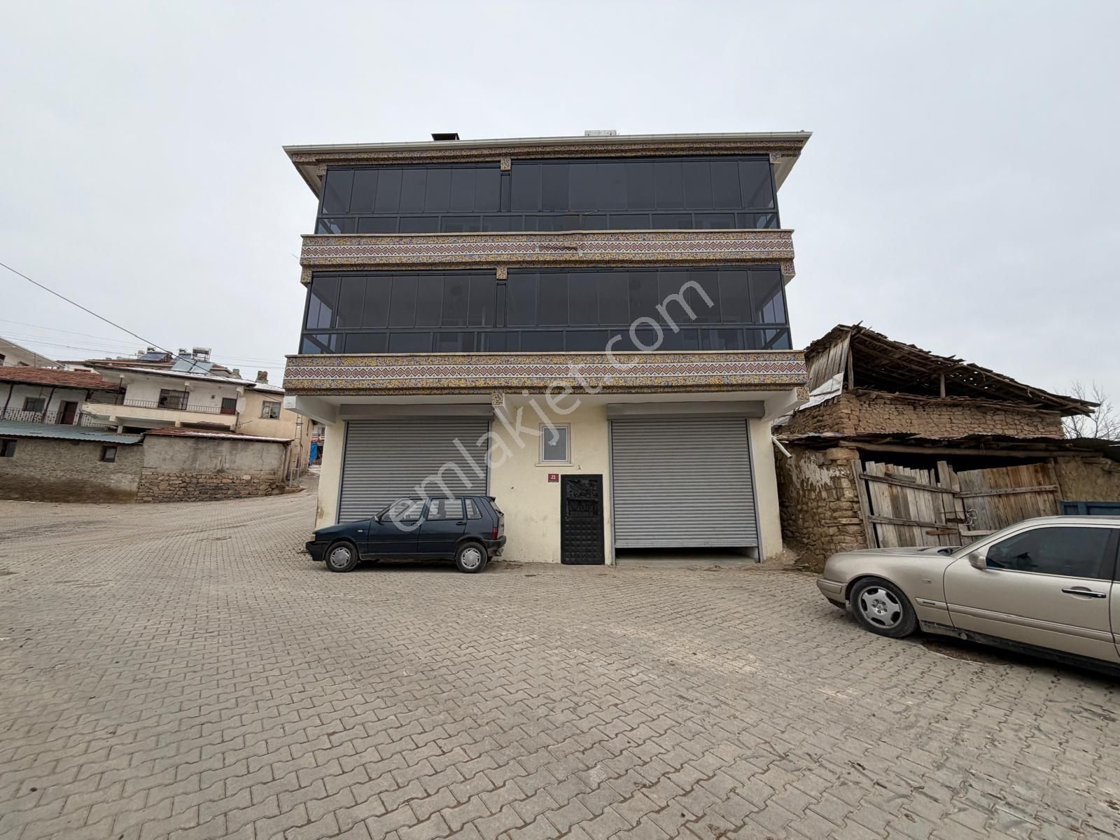 Kösrelik'te 2 Katlı Komple Bina - Kaçırılmaz Fırsat