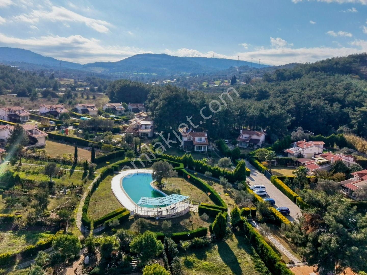 Urla Doğa Park Villaları Satılık 4+1 Özel Tasarım Eşyalı Dubleks Villa - Görsel 35