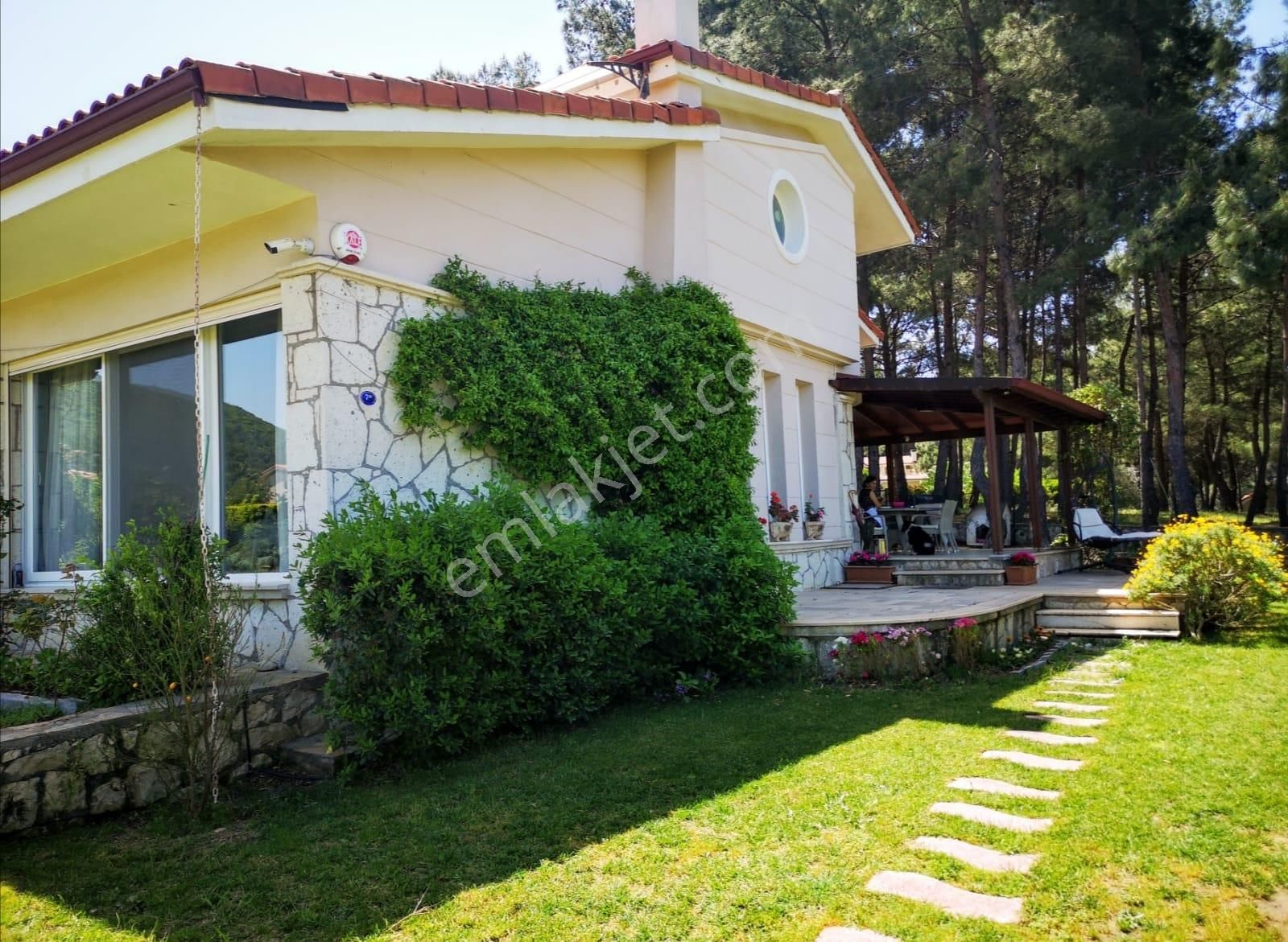 Urla Doğa Park Villaları Satılık 4+1 Özel Tasarım Eşyalı Dubleks Villa - Görsel 17