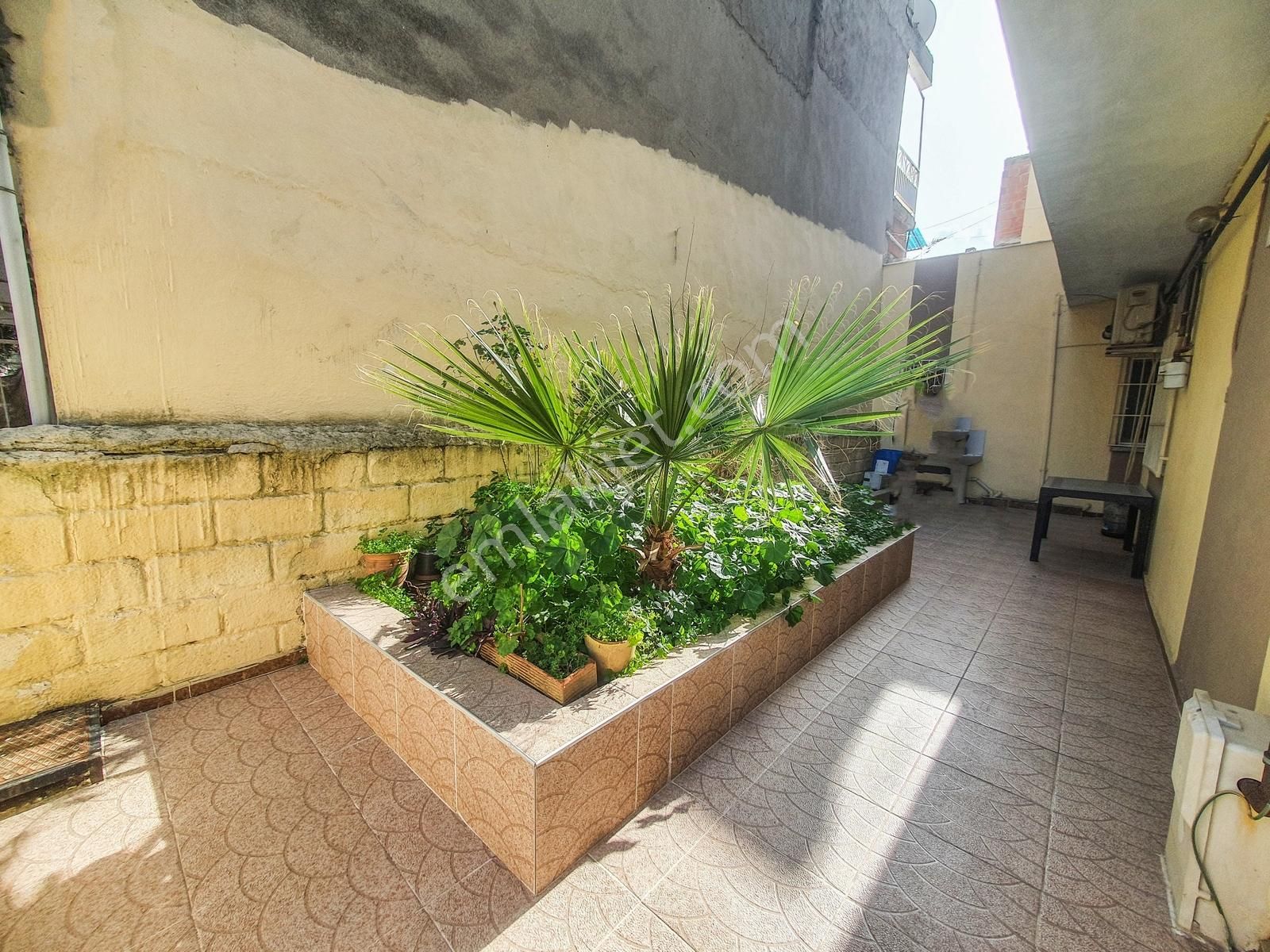 Karabağlar Selvilide Merkezi Konum Avlulu, Teraslı 4+1 Müstakil - Görsel 10