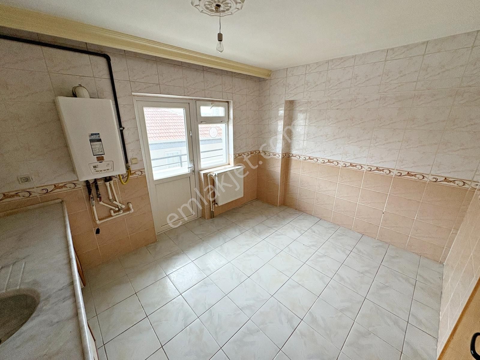 3+1 3.kat Ayvalı Merkezde Ultra Geniş Oturum Manzaralı - Görsel 2