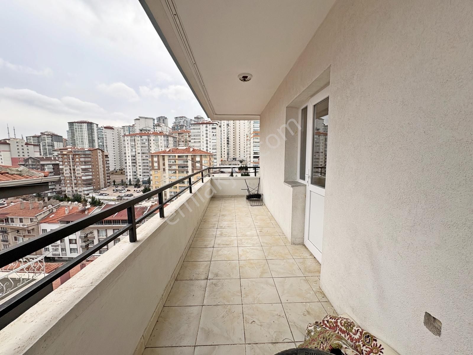 3+1 3.kat Ayvalı Merkezde Ultra Geniş Oturum Manzaralı - Görsel 8