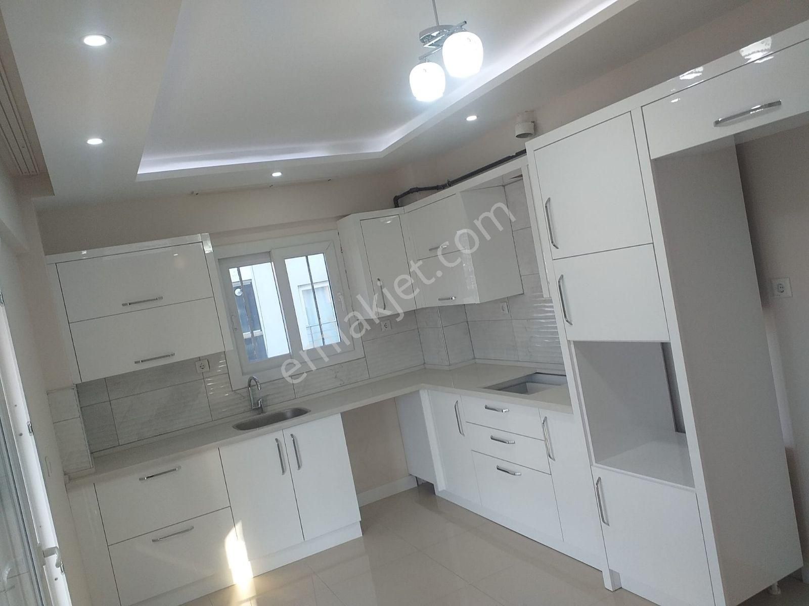 Zafer Mahallesi'nde Havuzlu Sitede 3+1 Kiralık Daire - Görsel 8